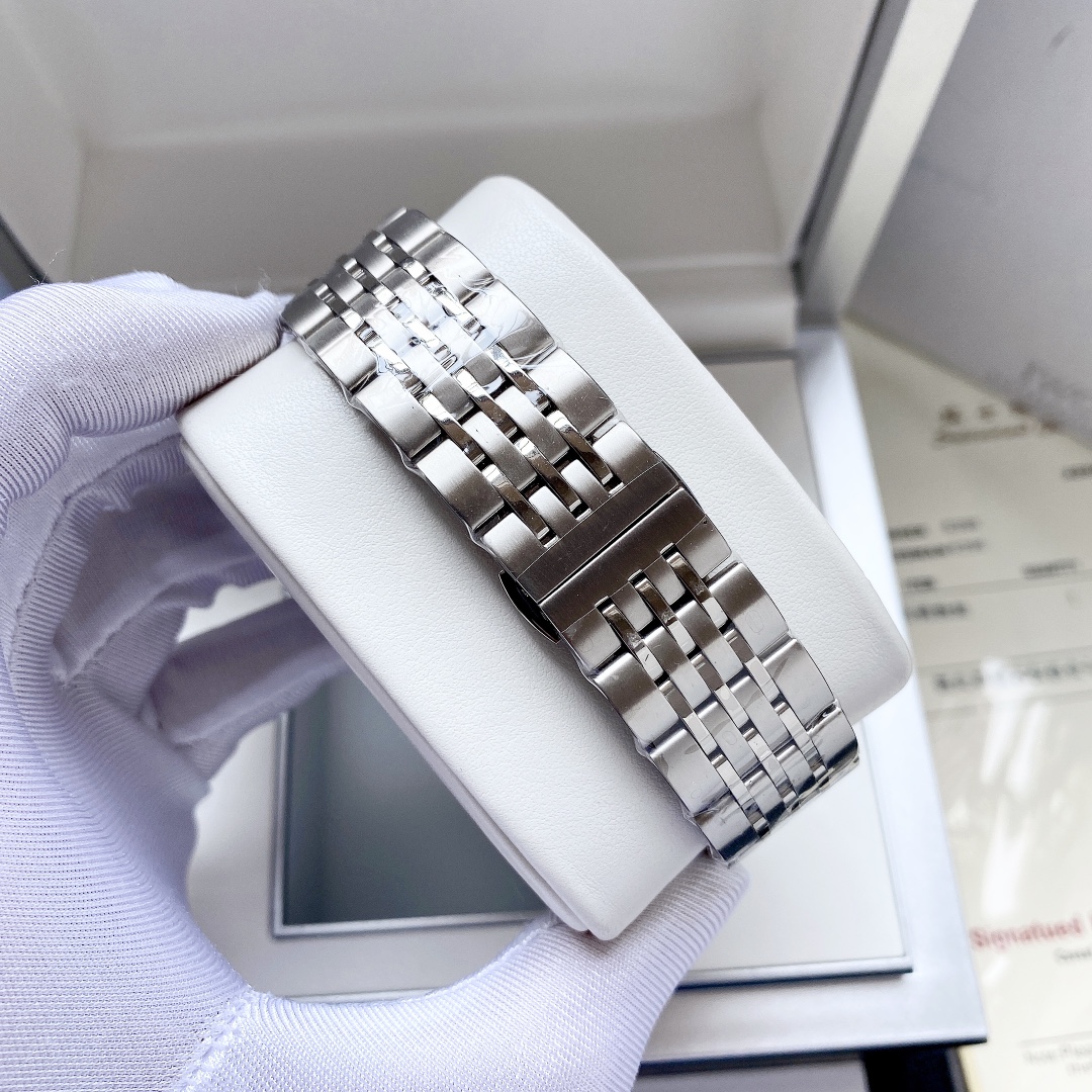 IWC- Portuguese Collection, Model:IW344202 Built-in automatic mechanical movement