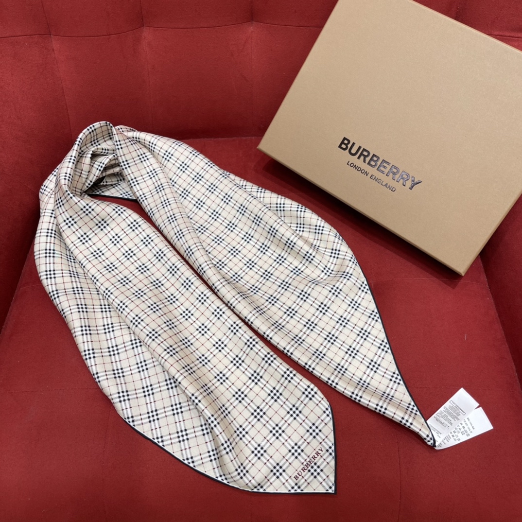 Burberry Perpetual Check 100% silk twill