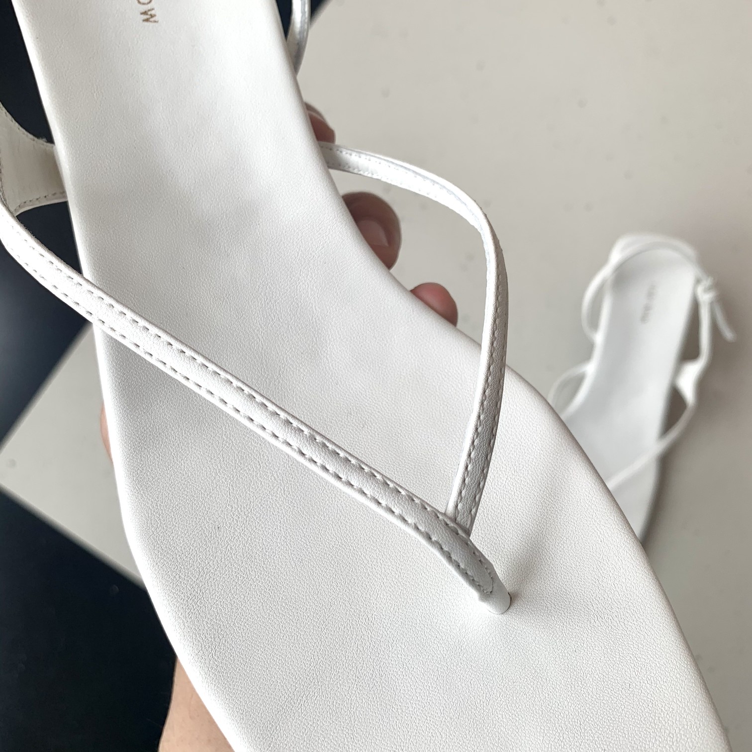 THE ROW | 𝟐𝟎𝟐𝟏/𝐒𝐒 𝐧𝐞𝐰 21/spring/summer clip-on sandals- Bespoke exclusive imported sheepskin