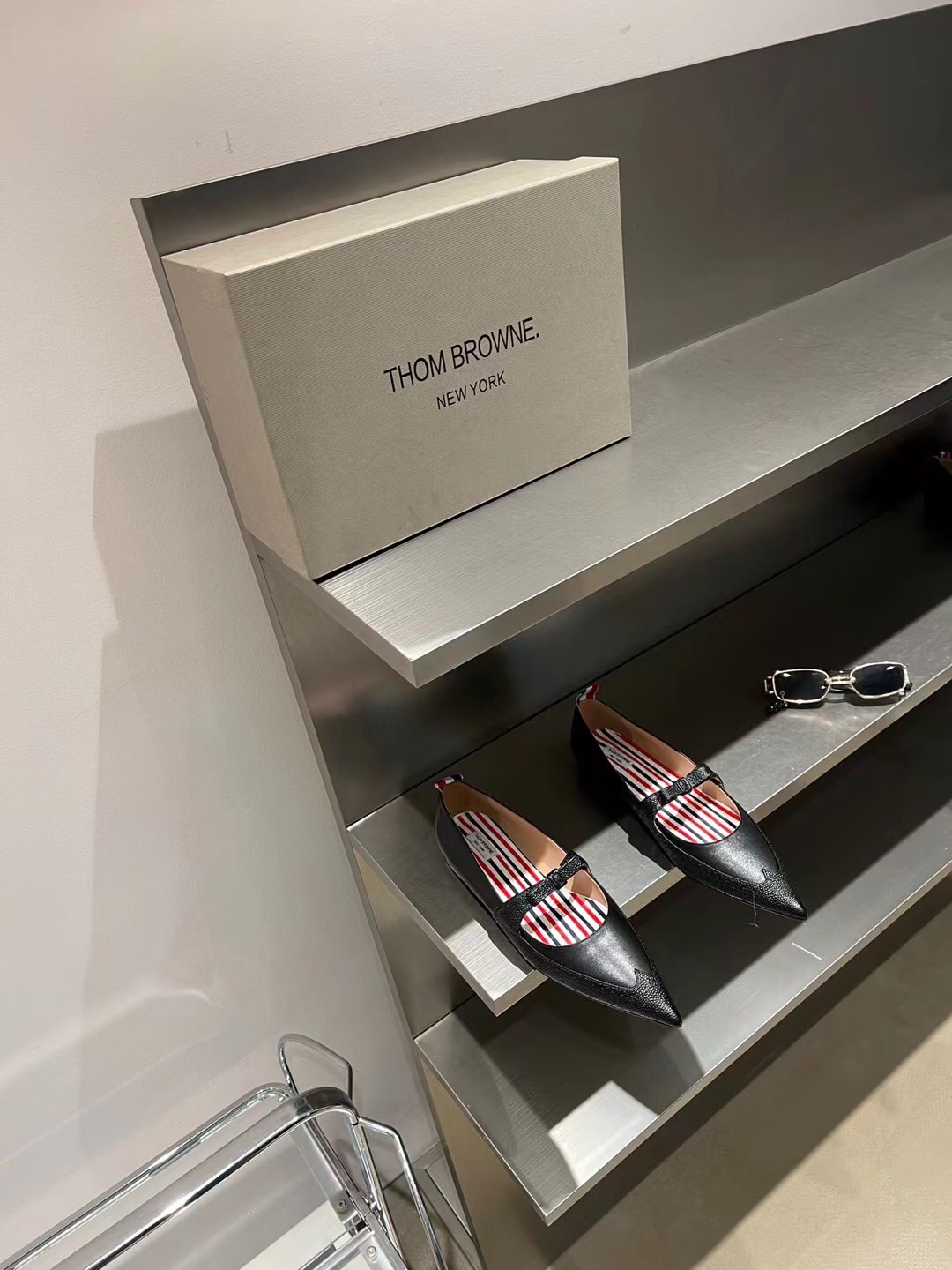 Thom Browne | 𝟐𝟎𝟐𝟏/𝐒𝐒 𝐧𝐞𝐰 Tom Brown 2022/AW Pointed Toe Chic Single Shoes