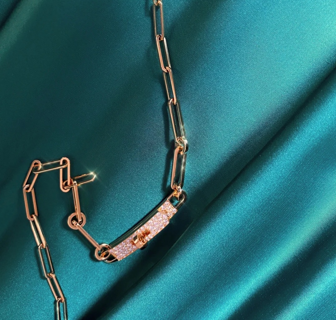 Hermes necklace