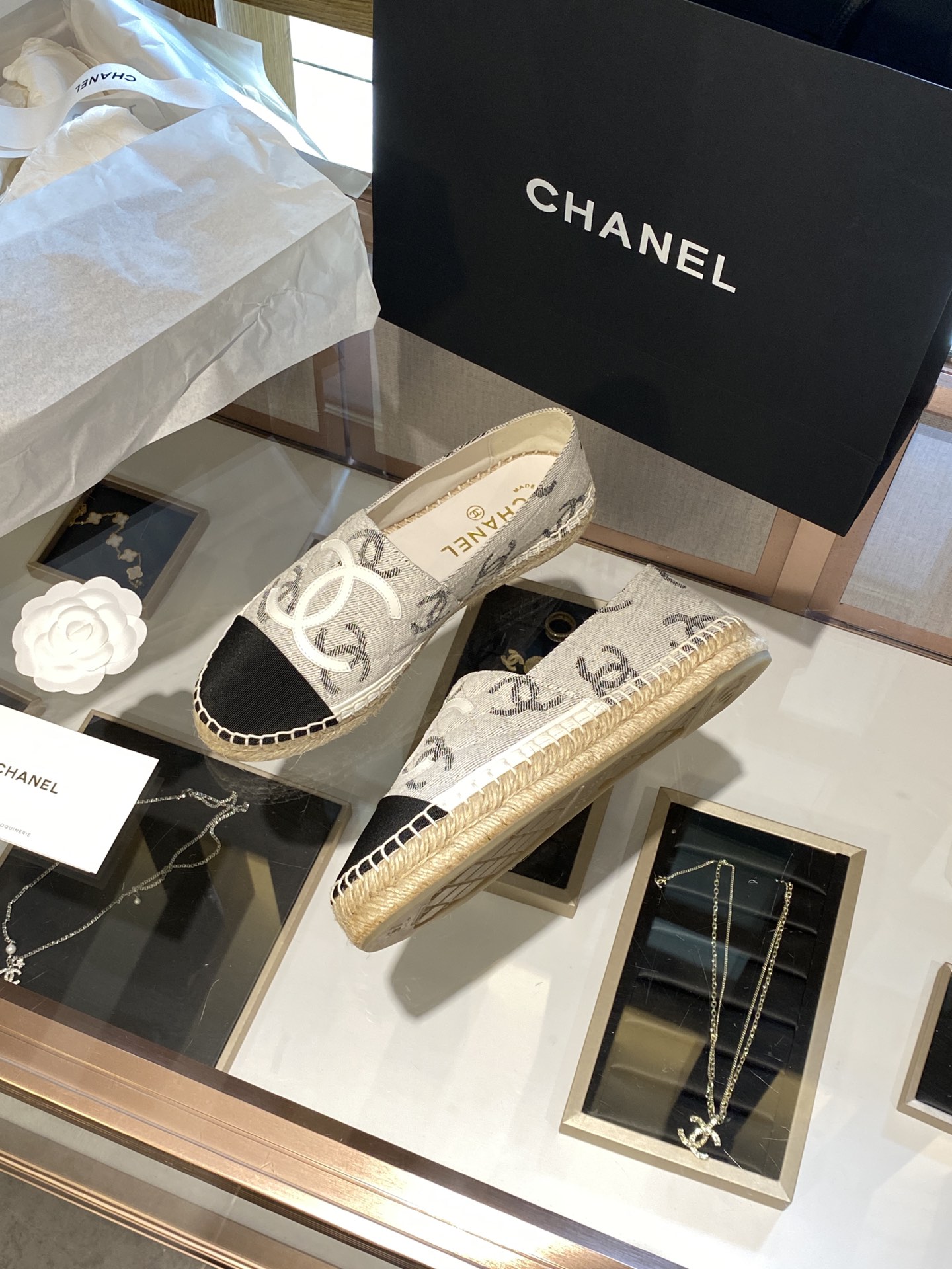 CHANEL fisherman shoes Chanel classic version of the original injection of rubber translucent rubber original color hemp sole