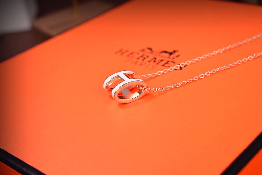 Hermes necklace
