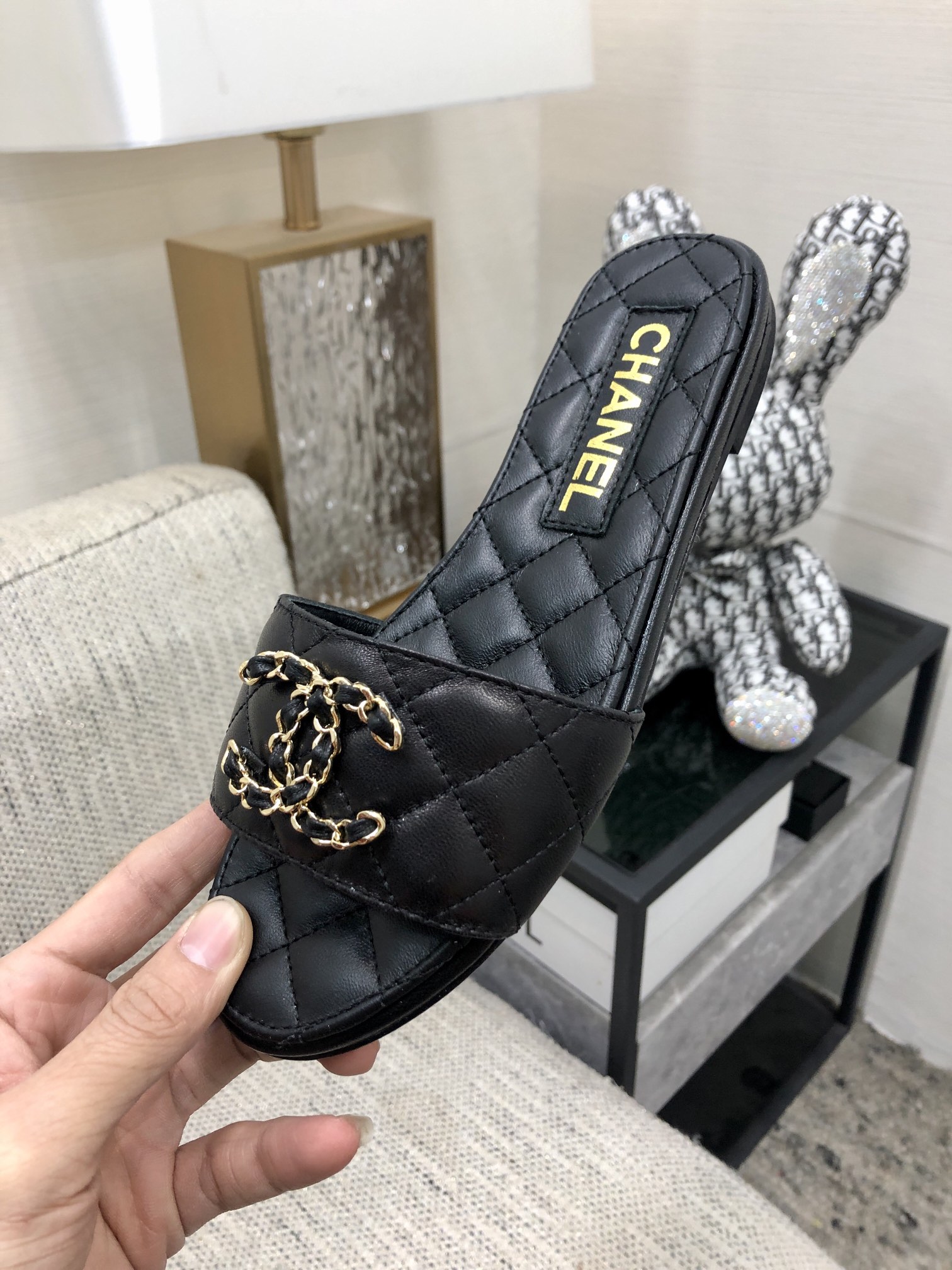 CHANEL 2023 spring and summer latest electric embroidery honey slippers Imported leather outsole
