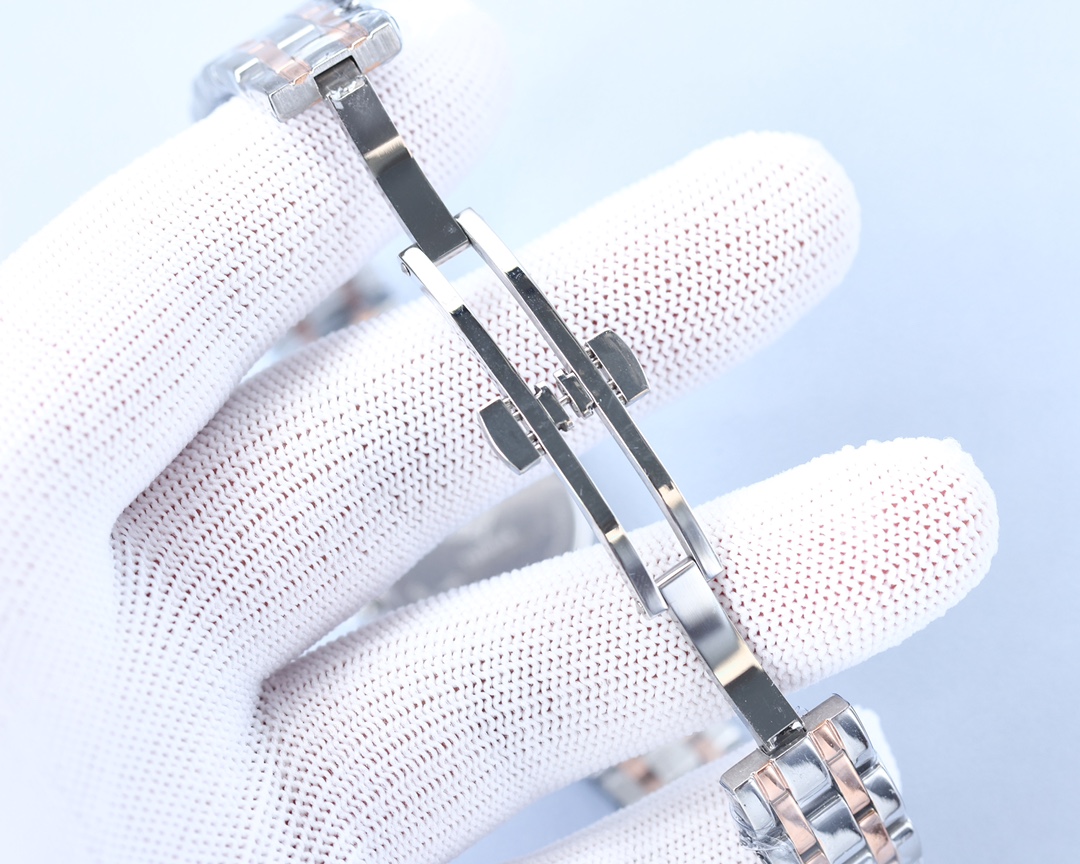 Tissot's latest Carrie series T126.010 Swiss quartz women's watch