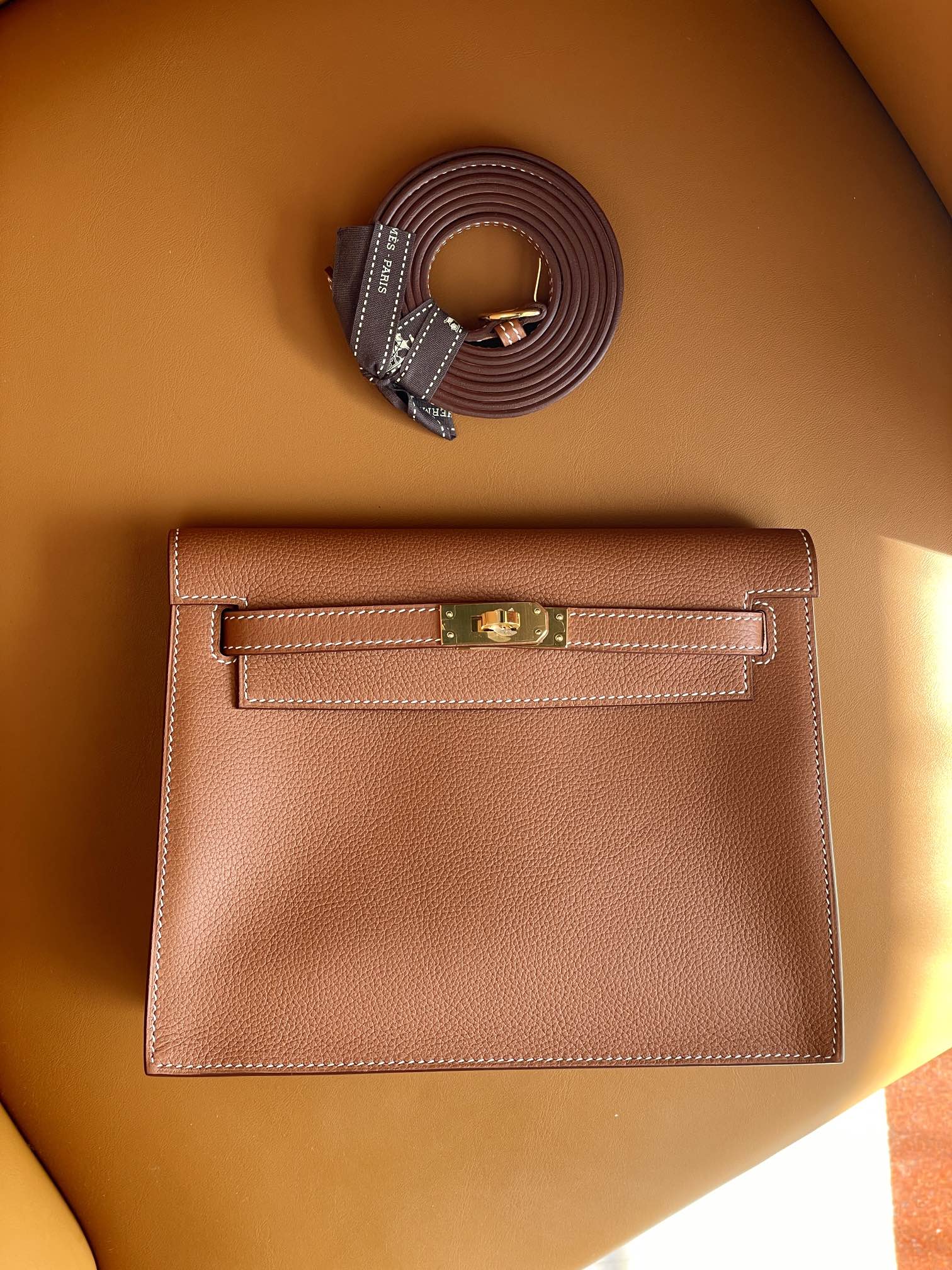Kelly danse golden brown evercolor leather