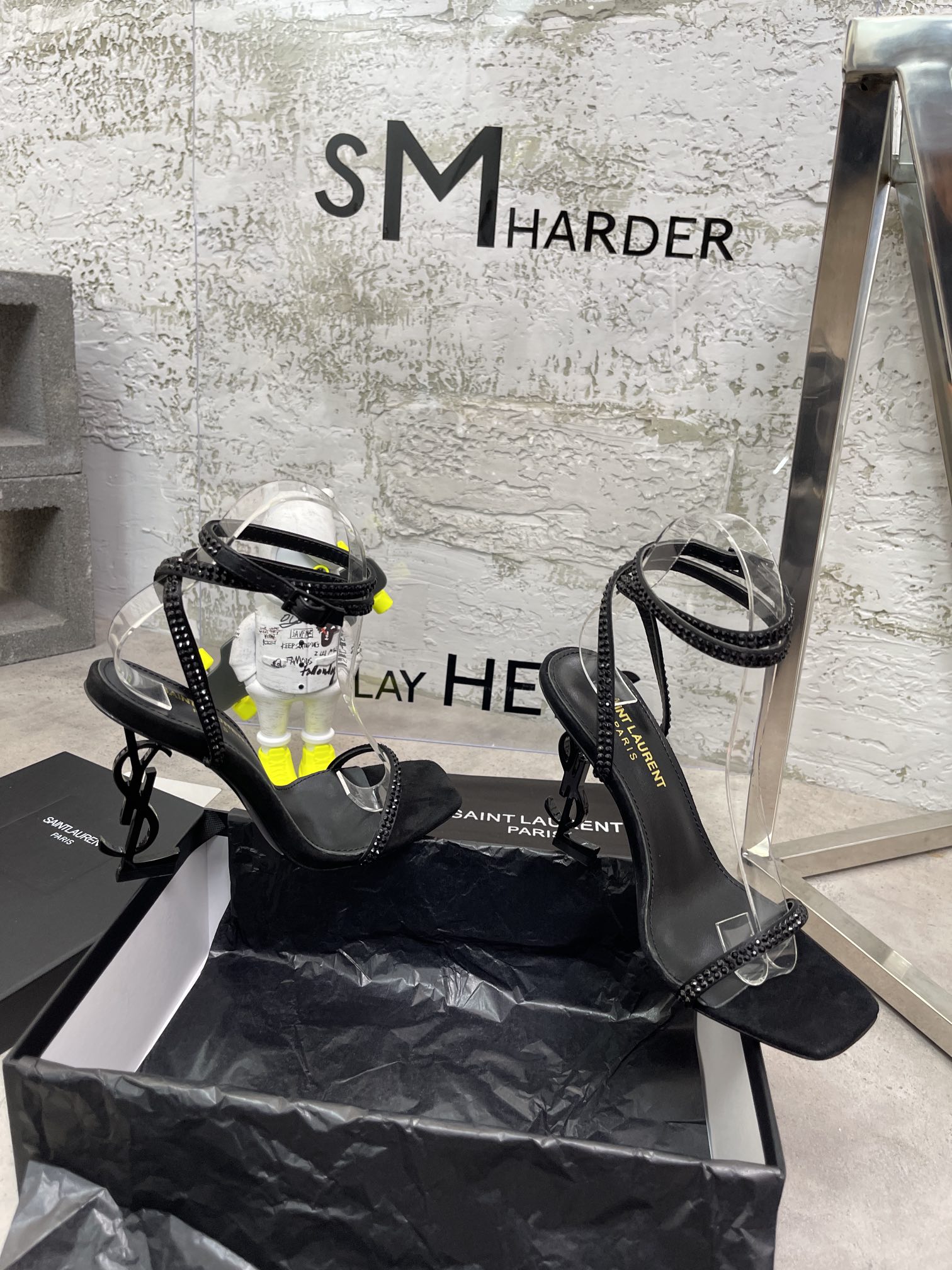 𝙎𝙖𝙞𝙣𝙩 𝙇𝙖𝙪𝙧𝙚𝙣𝙩 | 𝟐𝟎𝟐𝟐/𝐒𝐒 𝐧𝐞𝐰 YSL｜Early spring hot ysl high heel strappy sandals Italian leather sole