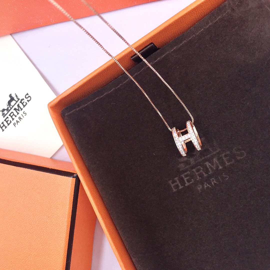 Hermes necklace