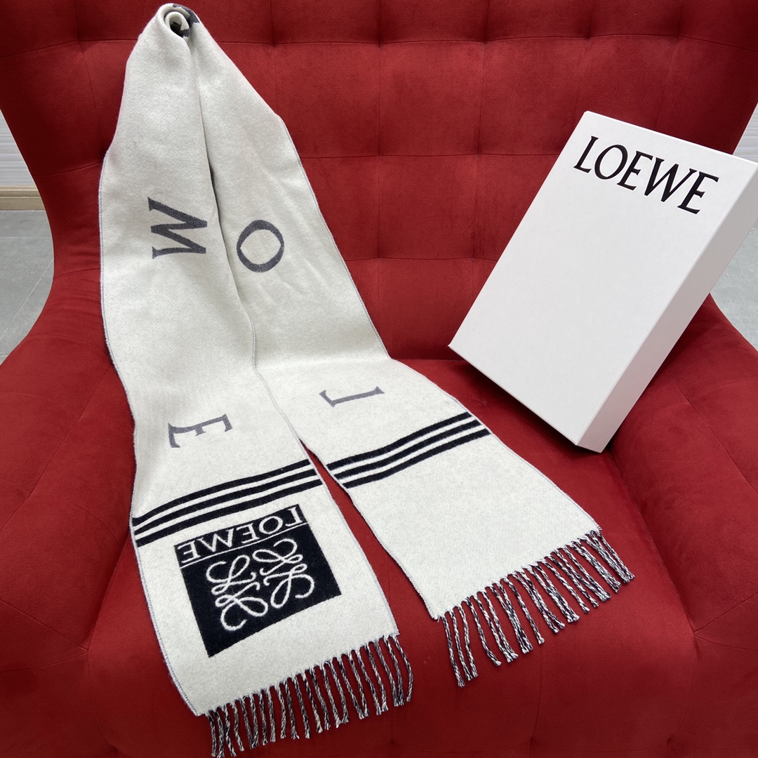 𝐋𝐎𝐄𝐖𝐄 Preppy Scarf_Same style 90% wool 10% cashmere