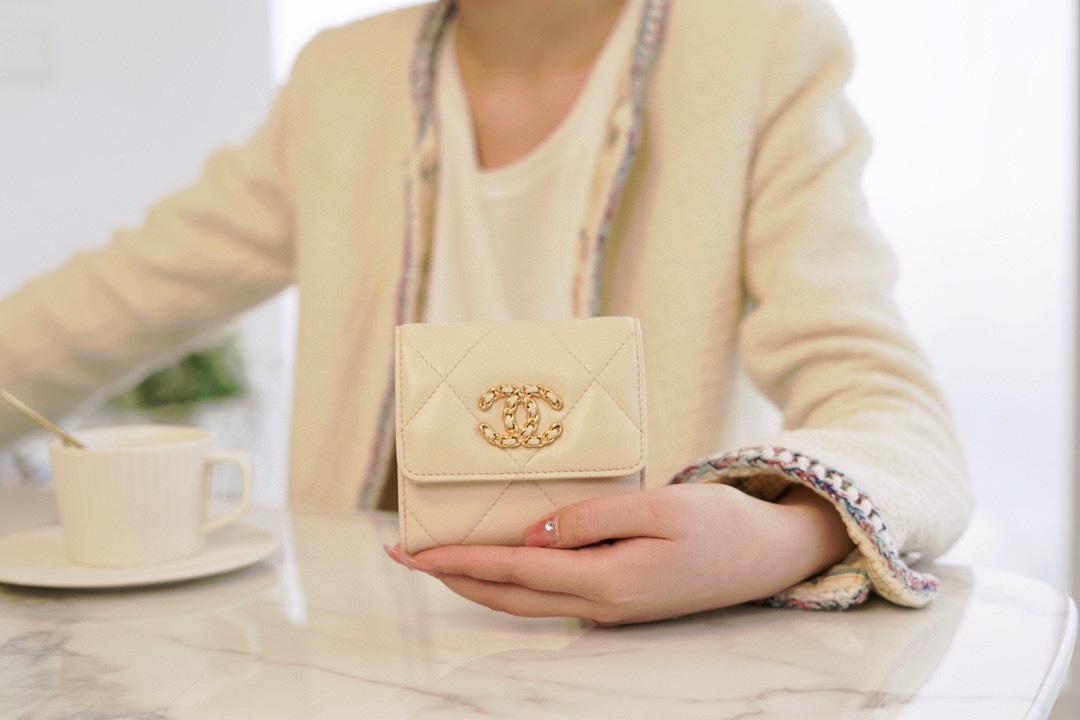 𝗖𝗛𝗔𝗘𝗡𝗟✦In goatskin leather🐐 19 Series Short Clip Milk Tea Apricot