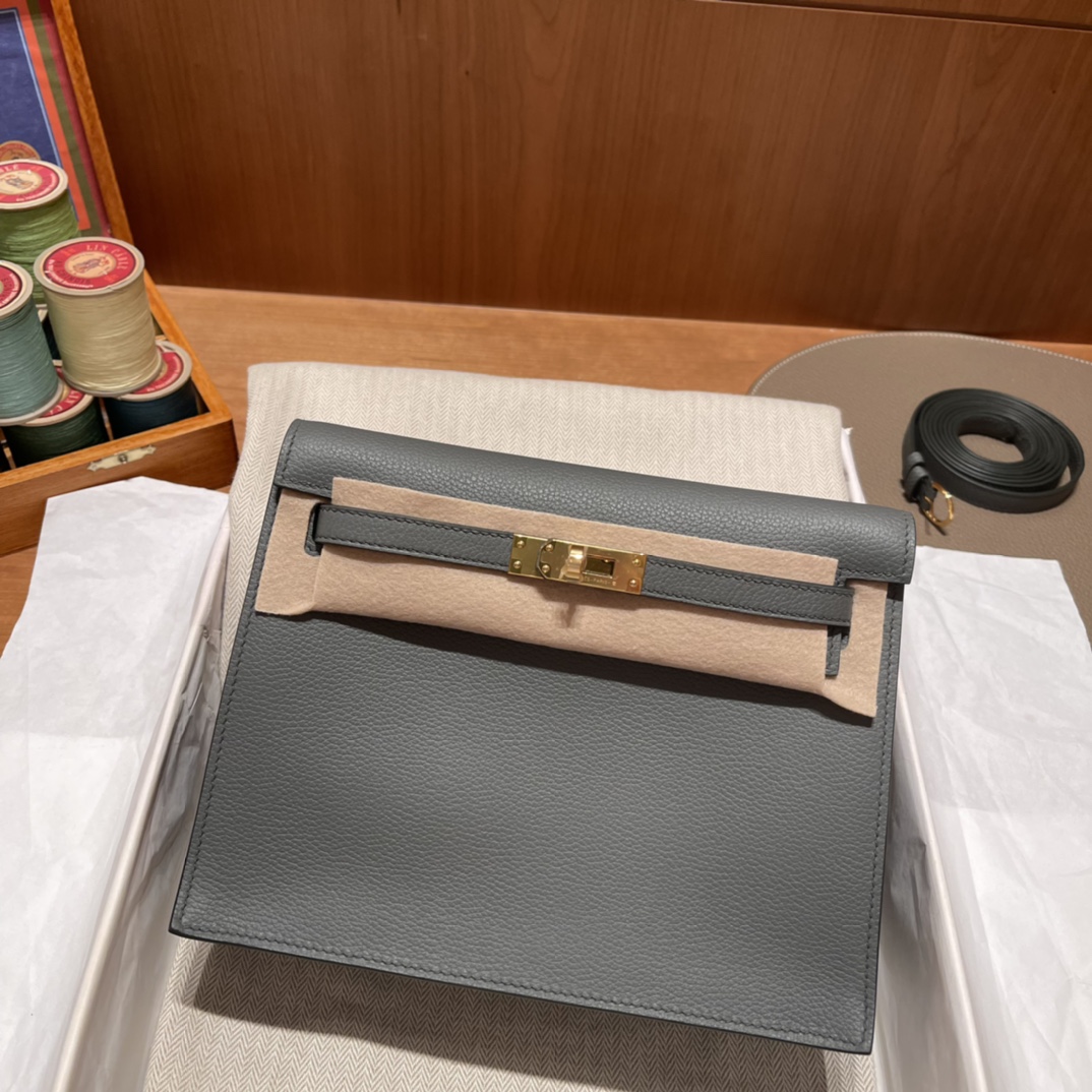 Kelly Danse Evercolor Leather 63 Apricot Green