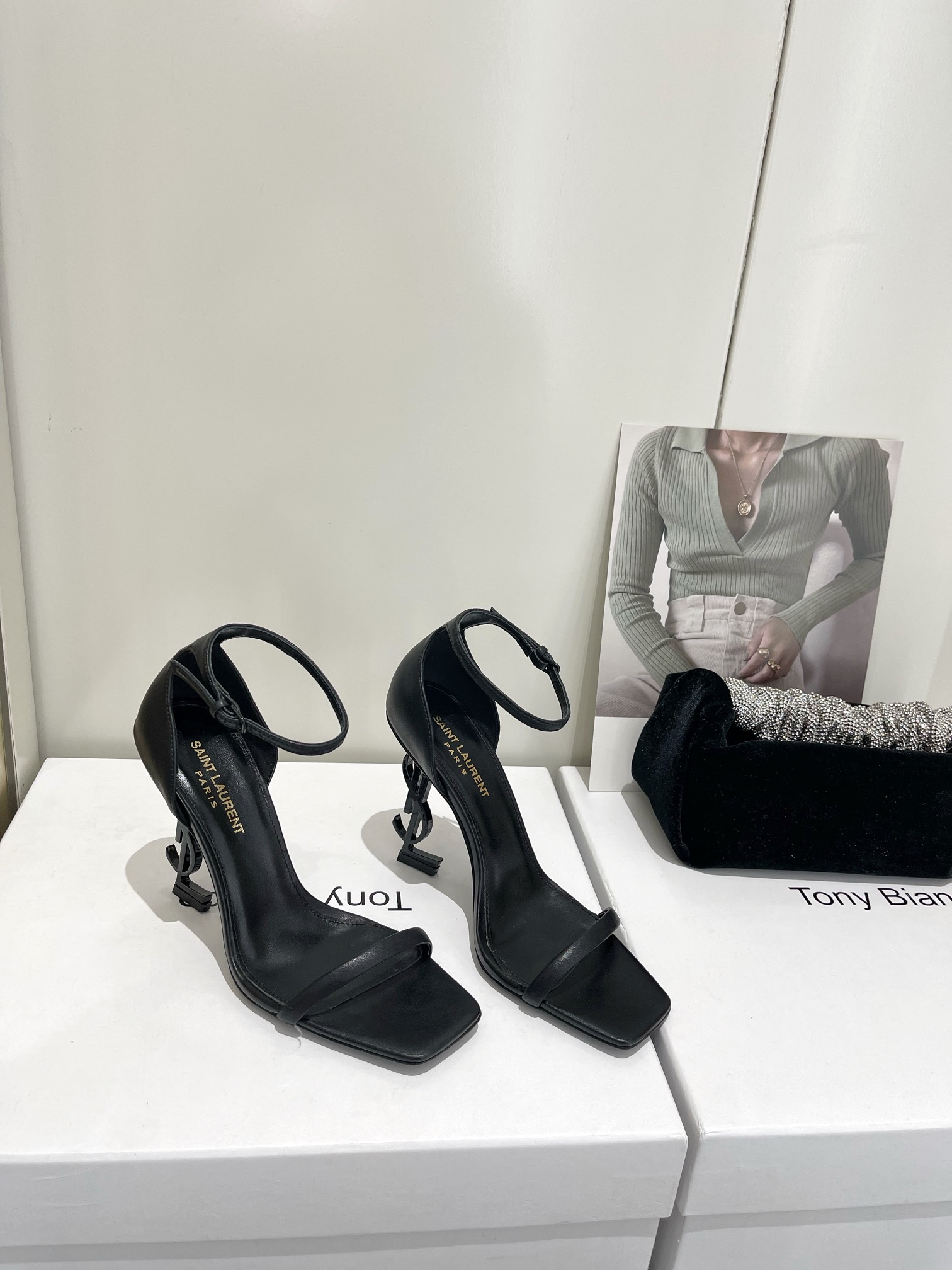 𝙎𝙖𝙞𝙣𝙩 𝙇𝙖𝙪𝙧𝙚𝙣𝙩 | 𝟐𝟎𝟐𝟐/𝐒𝐒 𝐧𝐞𝐰 YSL｜Saint Laurent silk diamond buckle high heels Imported silk