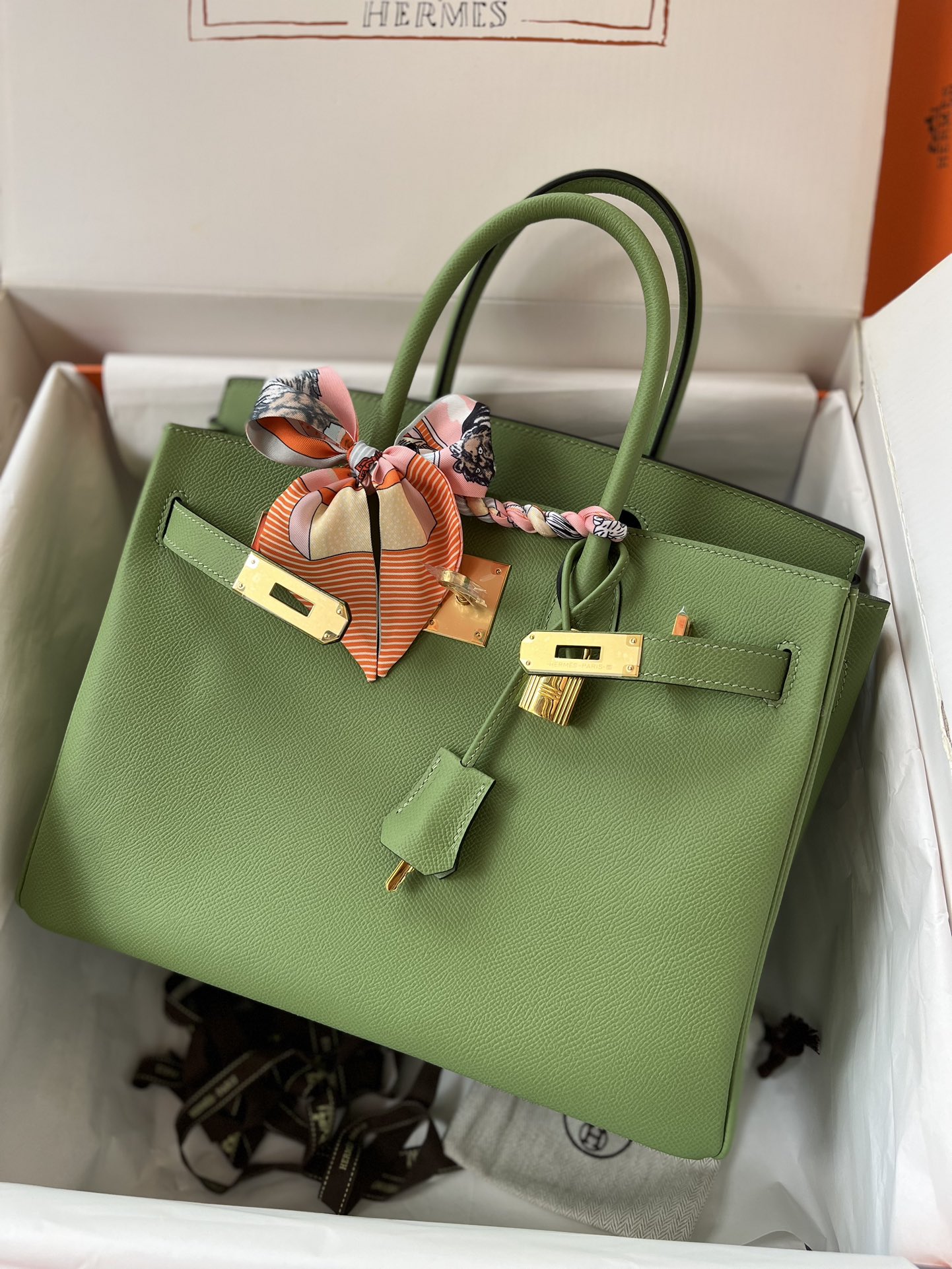 Birkin 30cm avocado green gold buckle Imported epsom leather hand sewn real shot visible to the naked eye quality