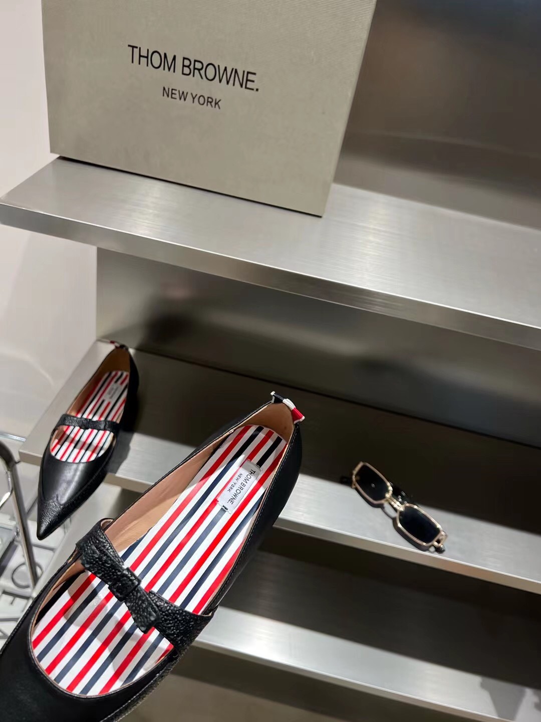 Thom Browne | 𝟐𝟎𝟐𝟏/𝐒𝐒 𝐧𝐞𝐰 Tom Brown 2022/AW Pointed Toe Chic Single Shoes