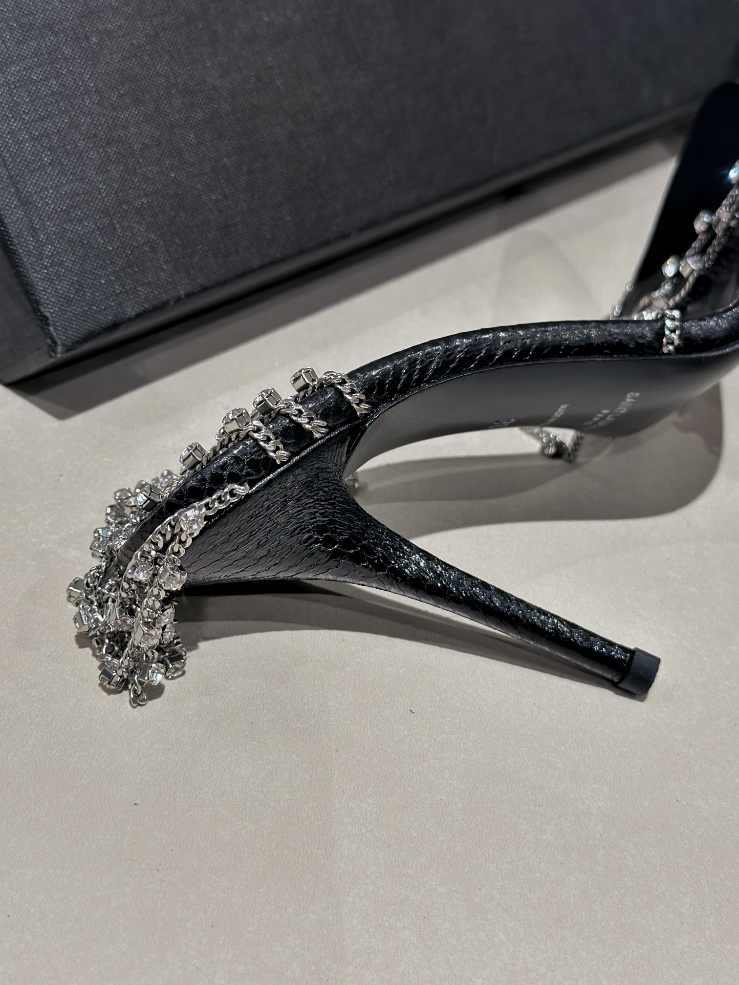 𝙎𝙖𝙞𝙣𝙩 𝙇𝙖𝙪𝙧𝙚𝙣𝙩 | 𝟐𝟎𝟐𝟐/𝐒𝐒 𝐧𝐞𝐰 YSL｜Saint Laurent new metal chain high heels luxury metal rhinestone buckle