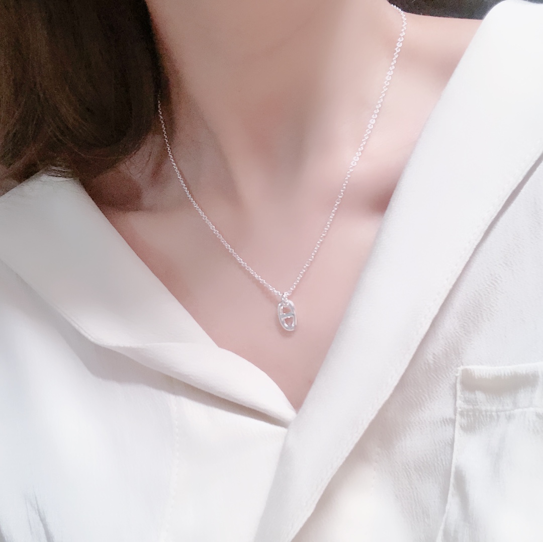 Hermes necklace