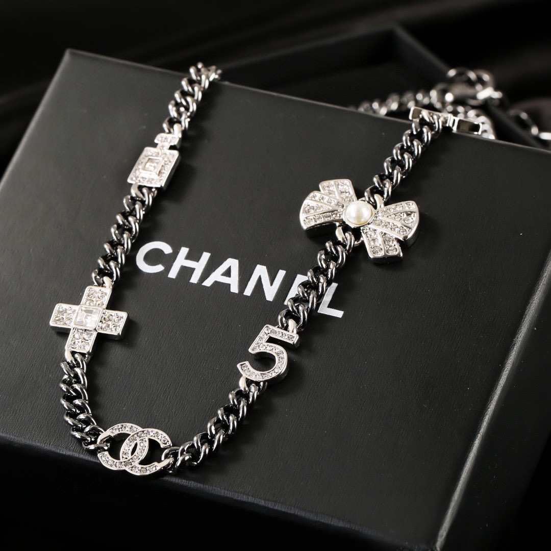 CHANEL🇫🇷Xiaoxiang new bow necklace