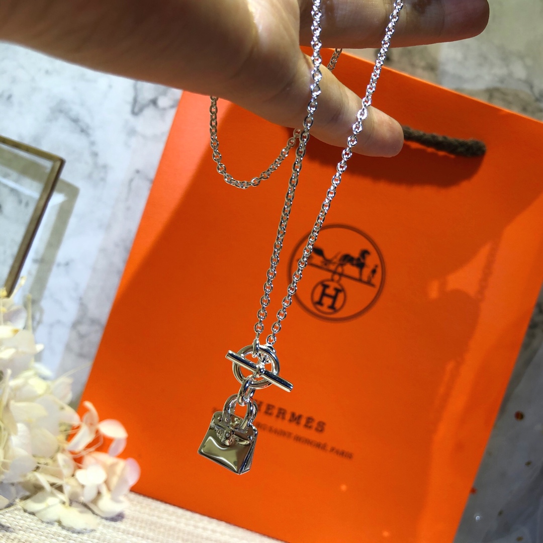 Hermes necklace
