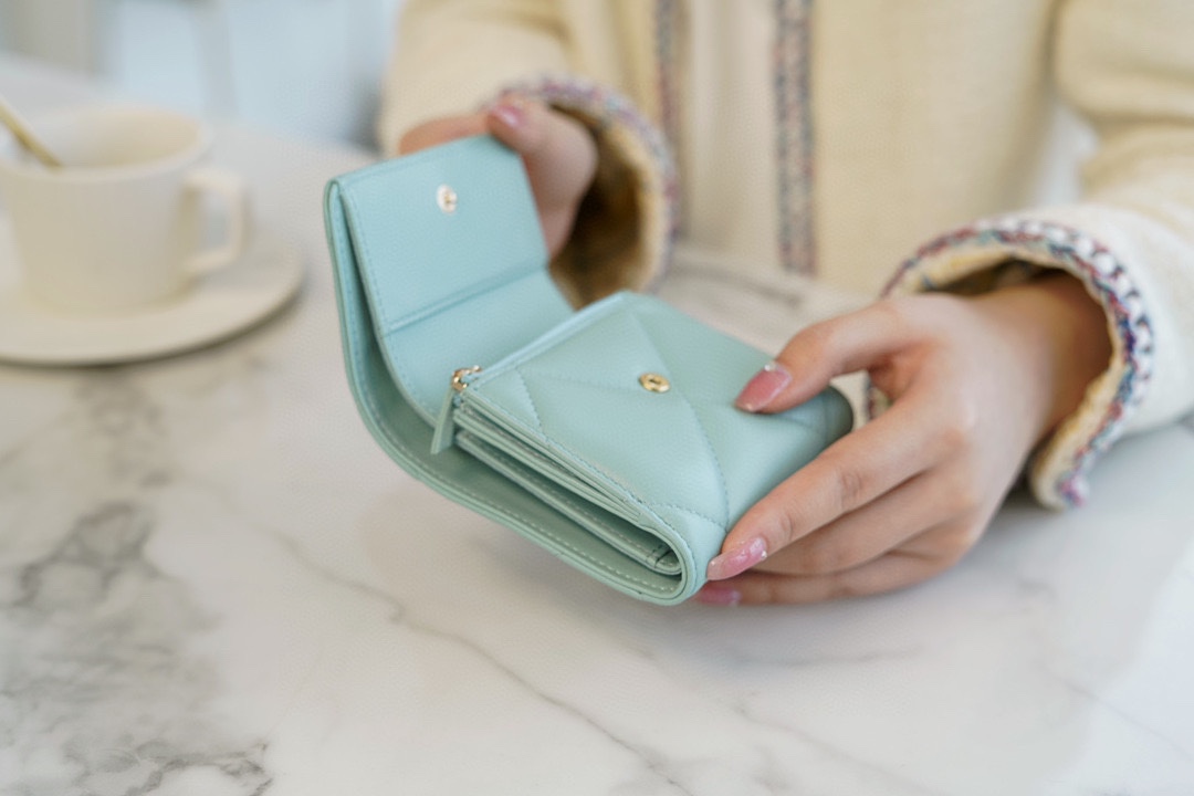 𝗖𝗛𝗔𝗘𝗡𝗟✦In goatskin leather🐐 19 Series Short Clip Tiffany Blue