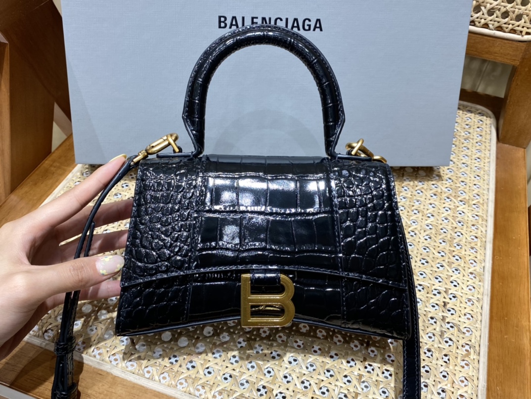 BALENCIAGA 𝐇𝐨𝐮𝐫𝐠𝐥𝐚𝐬𝐬 𝐗𝐒 crocodile-textured cowhide