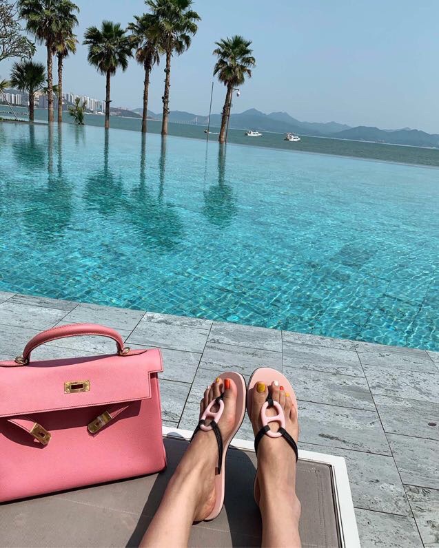 Hermes holiday series 🌈🏝🌤 pig nose flip flops sandals