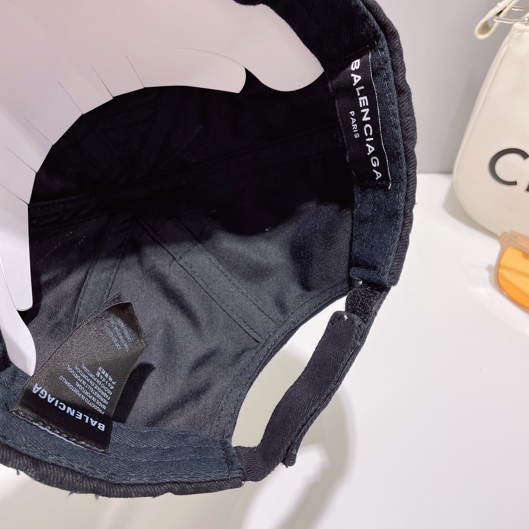 Balenciagabaseball cap