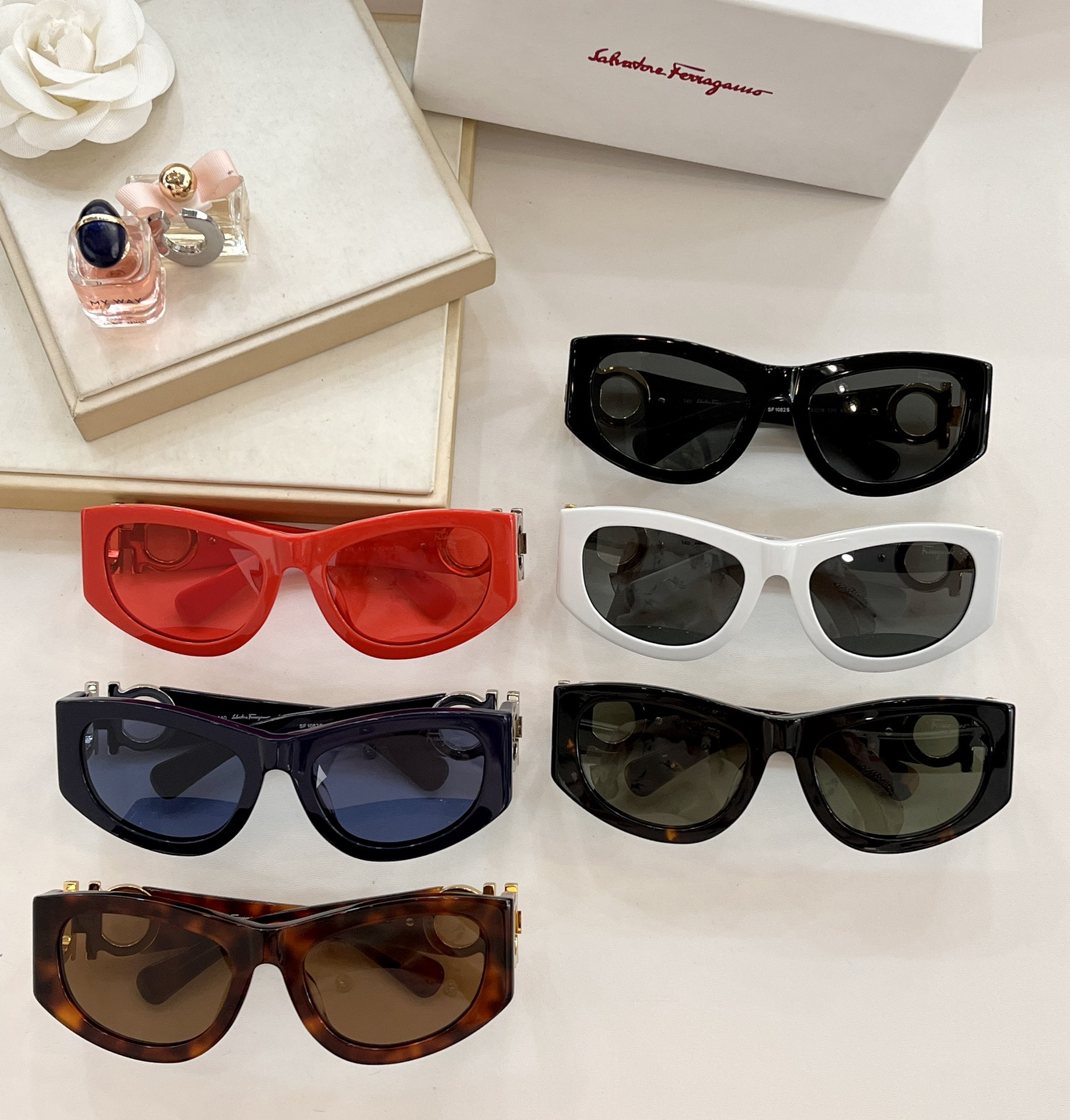 Salvatore Ferragamo Ferragam*✨✨✨MODEL: SF1082S