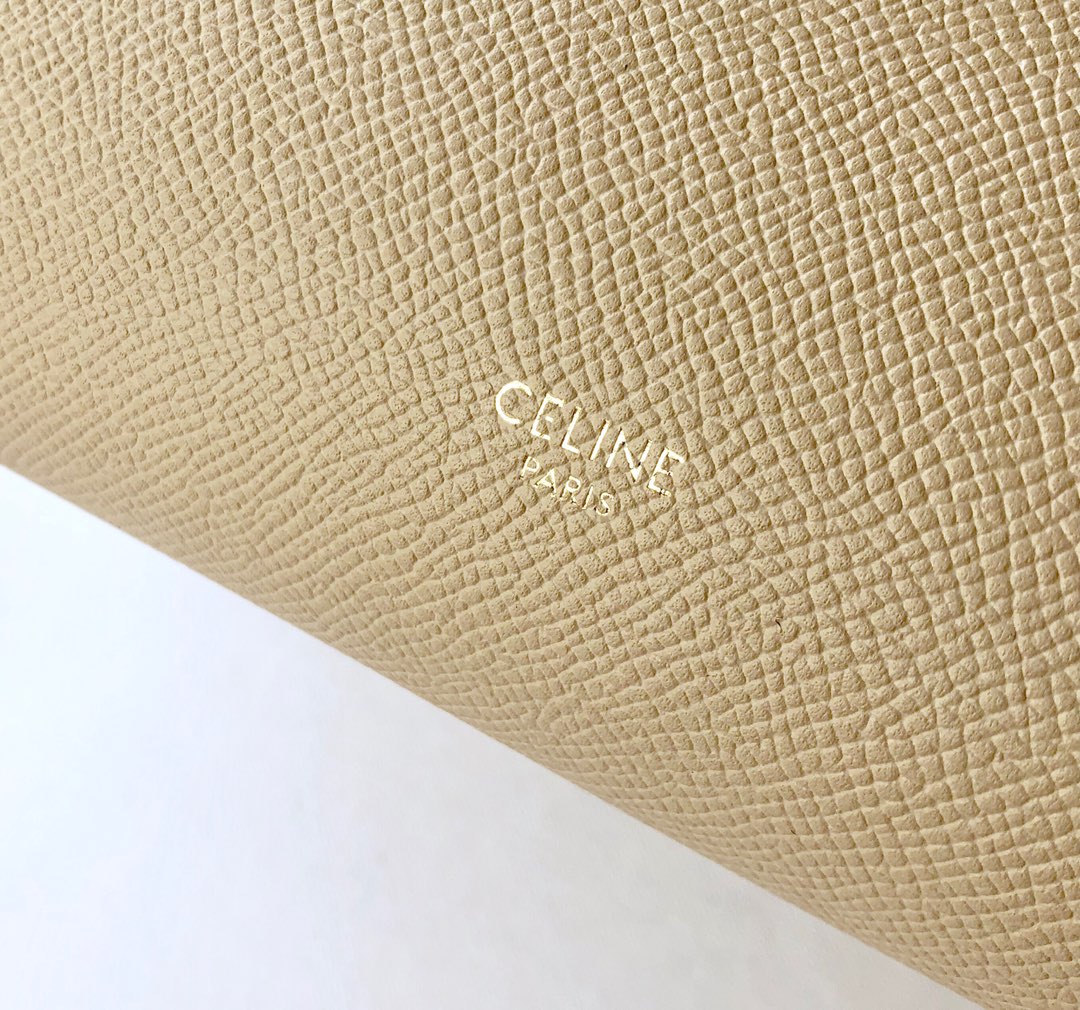 𝐂𝐞𝐥𝐢𝐧𝐞 BELT MICRO BAG in grained calfskin