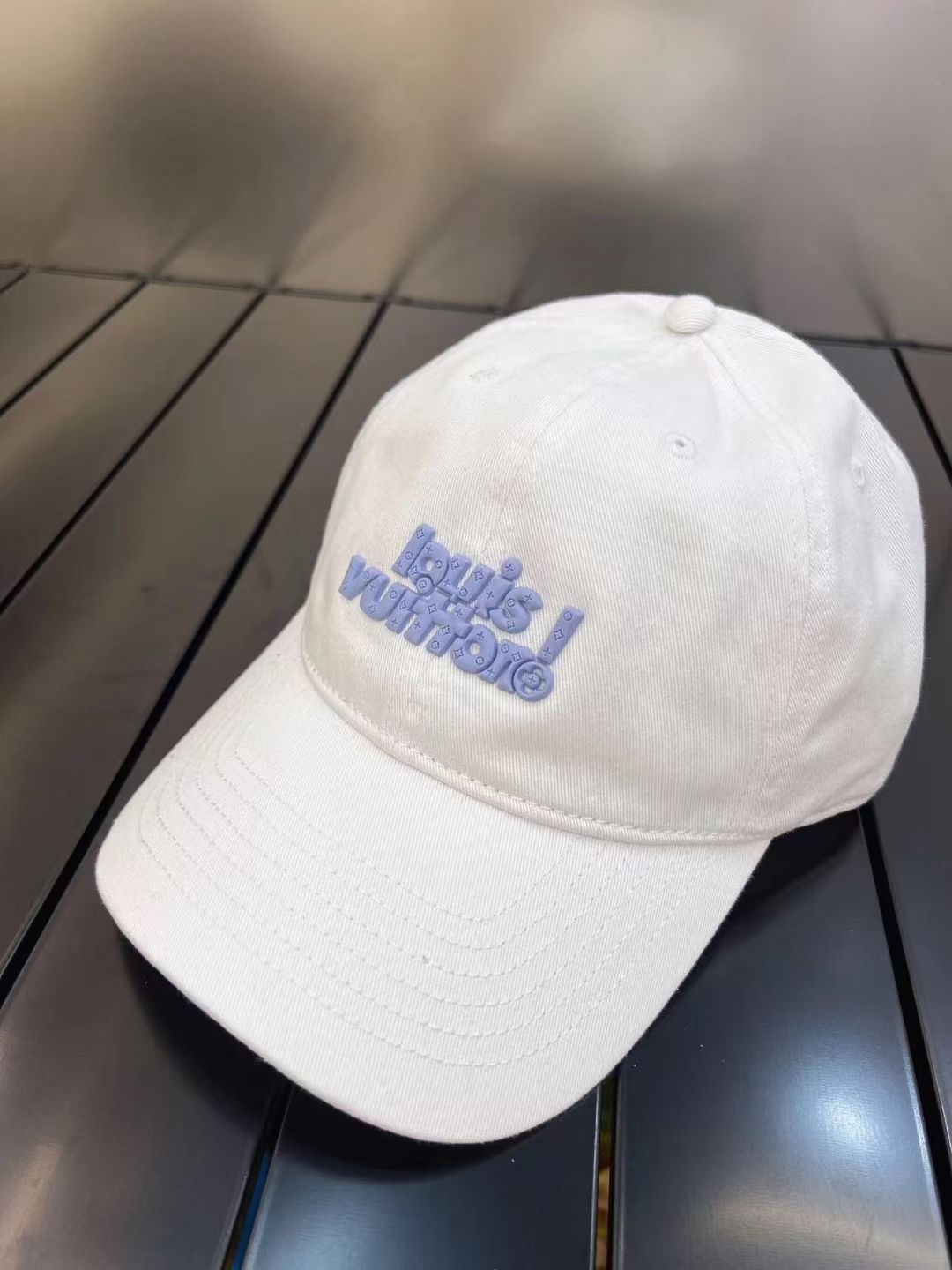 LOUIS VUITTON  baseball cap