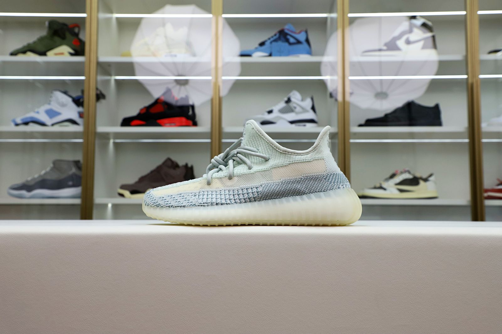 YEEZY BOOST 350 V2 CLOUD WHITE NON-REFLECTIVE