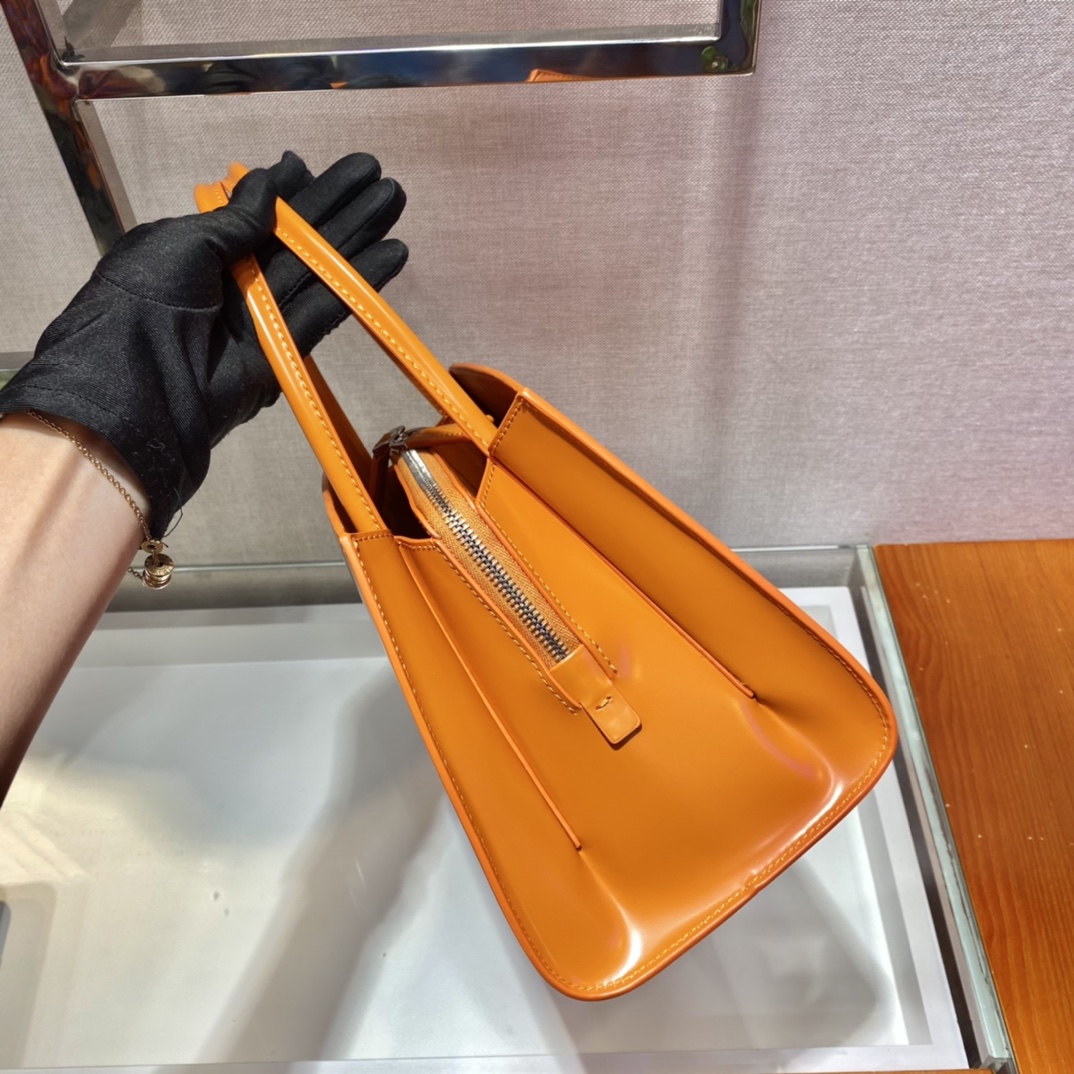 𝐏𝐑𝐀𝐃𝐀 New 1BA327