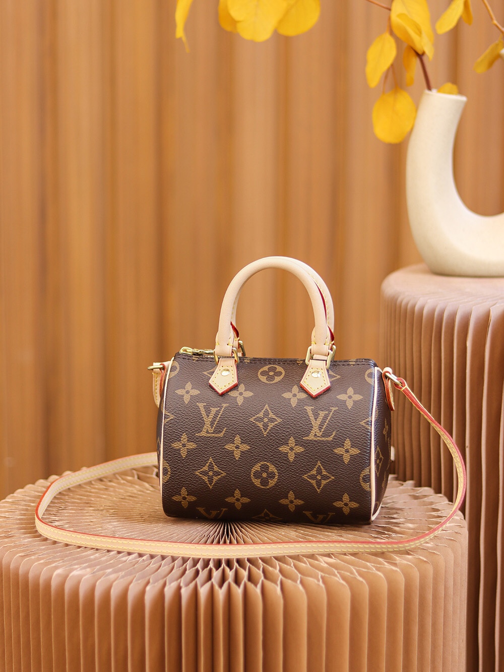 Louis Vuitton𝐍𝐀𝐍𝐎 𝐒𝐏𝐄𝐄𝐃𝐘 pillow bag series M61252