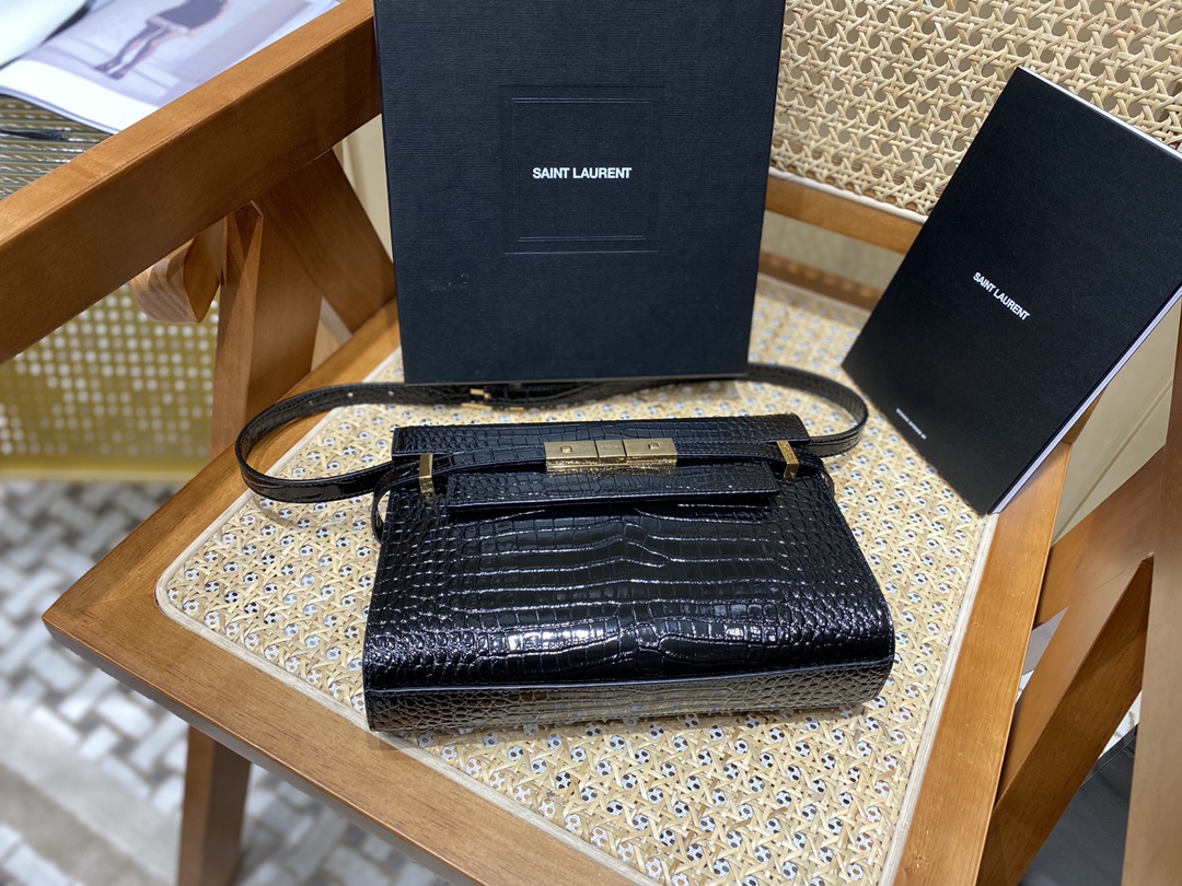 SAINT LAURENT【𝙈𝙖𝙣𝙝𝙖𝙩𝙩𝙖𝙣 𝟮𝟰𝙘𝙢】675626.Jd