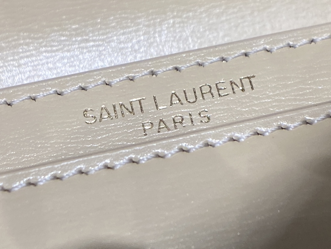 SAINT LAURENT 𝙉𝙚𝙬 𝙢𝙚𝙙𝙞𝙪𝙢 𝙨𝙪𝙣𝙨𝙚𝙩 #634723.JD