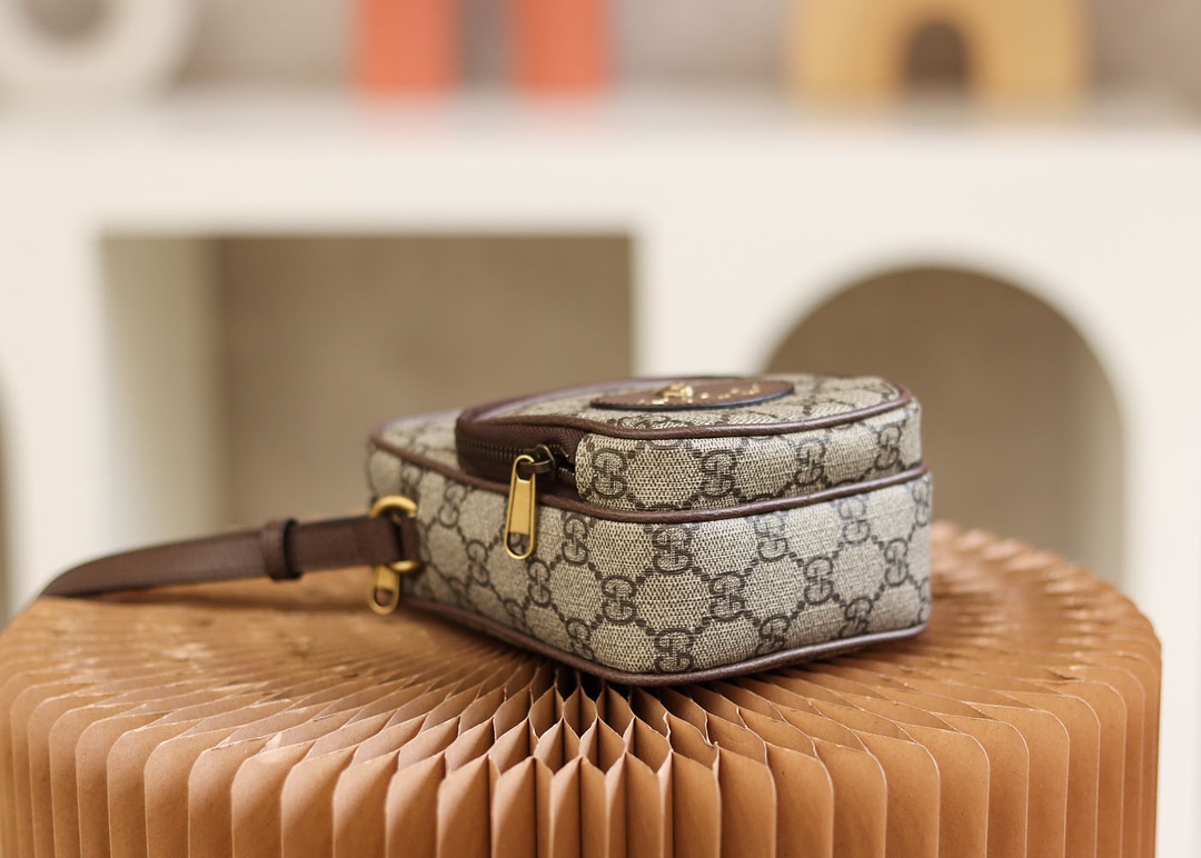 GUCCI 𝙑𝙞𝙣𝙩𝙖𝙜𝙚 mini tiger head bag #658556