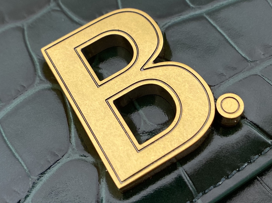 BALENCIAGA 𝘄𝗮𝗹𝗹𝗲𝘁 𝗼𝗻 𝗰𝗵𝗮𝗶𝗻 ▪️ crocodile print green gold buckle