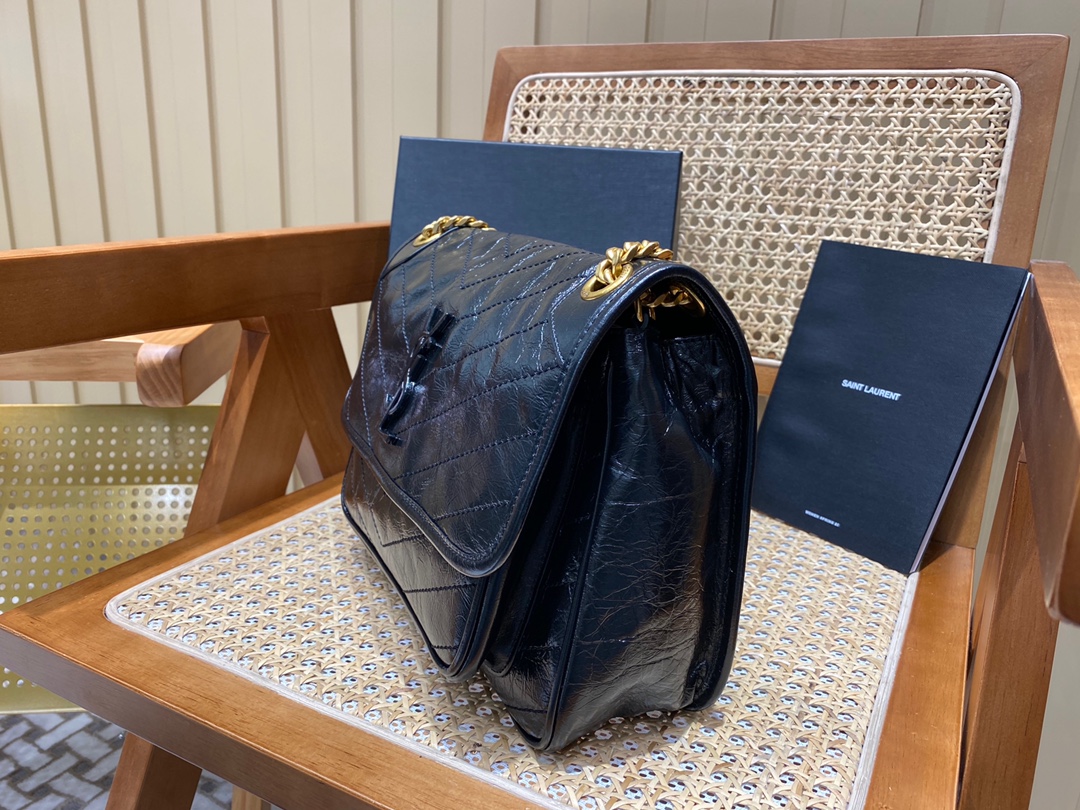 SAINT LAURENT  𝐍𝐢𝐤𝐢 28𝐜𝐦 #633158