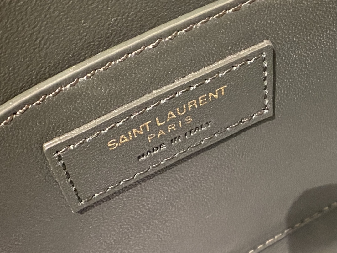 SAINT LAURENT 𝑴𝒂𝒏𝒉𝒂𝒕𝒕𝒂𝒏 〈Original leather version〉#579271