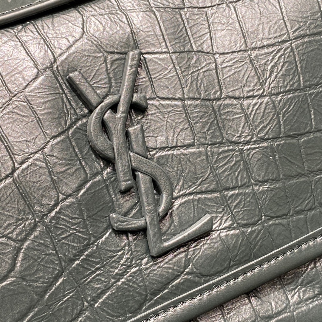 SAINT LAURENT 𝒏𝒊𝒌𝒊  𝒃𝒂𝒃𝒚 𝟮2𝒄𝒎 #633151 Matte E.jd