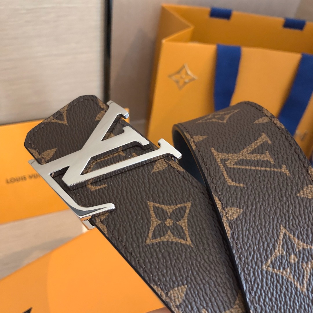Louis Vuitton LV men's belt INITIALES