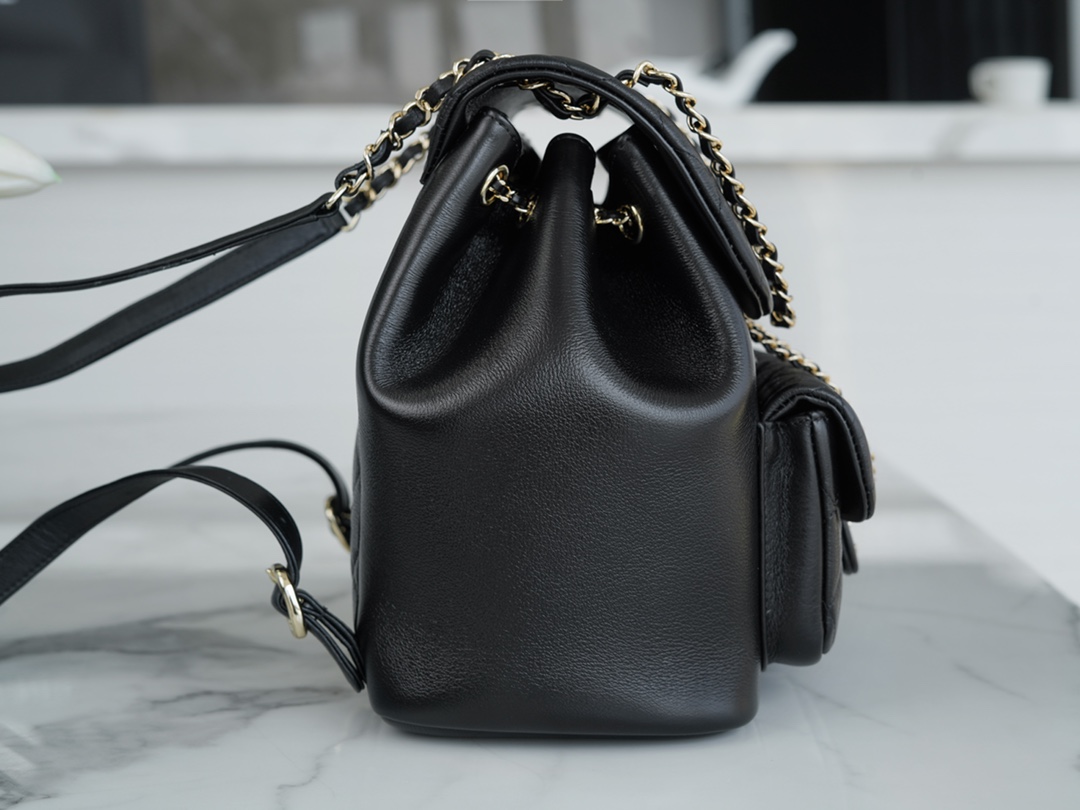 𝗖𝗛𝗔𝗘𝗡𝗟✦23c New 𝐃𝐮𝐦𝐚 Shoulder Bag Black Large