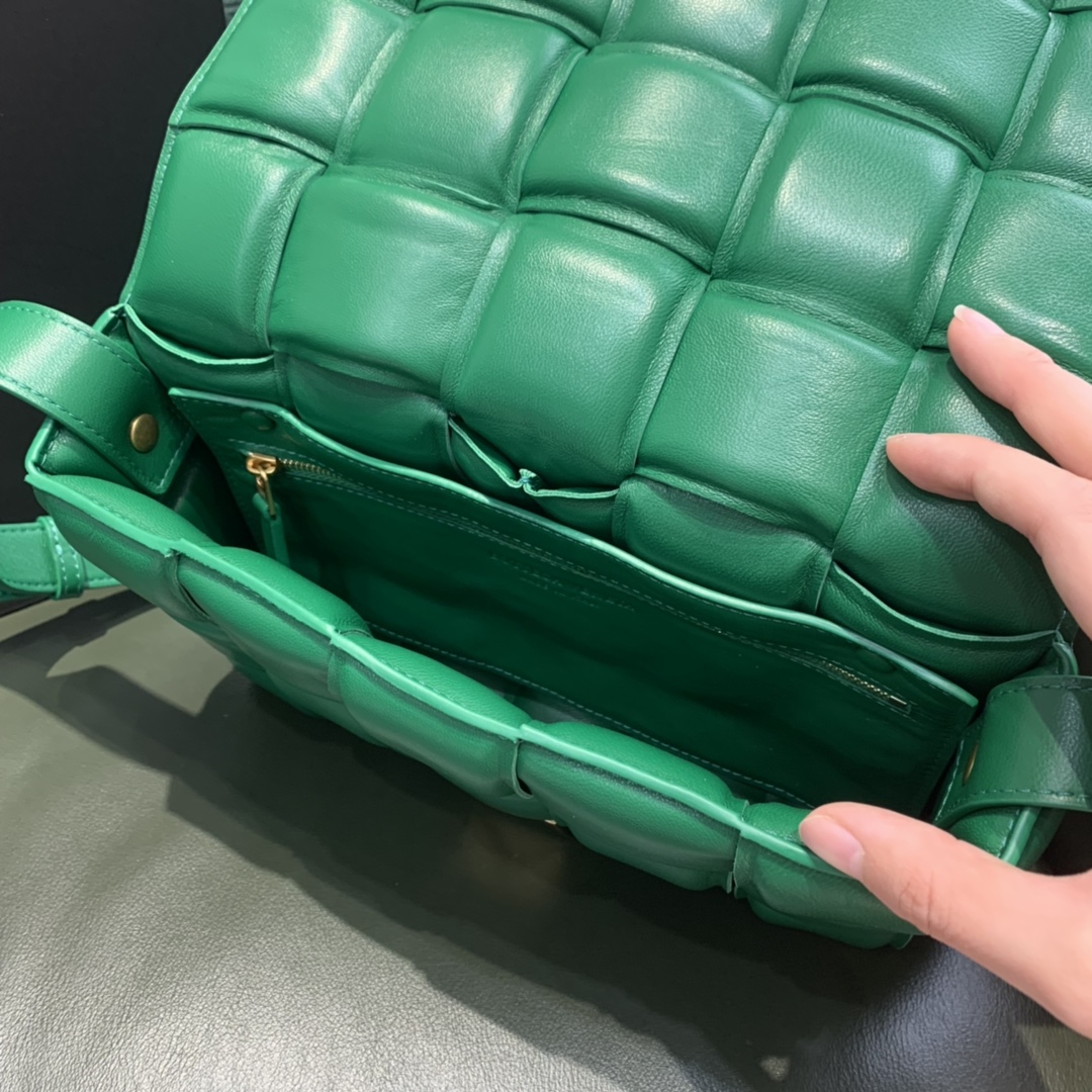 Bottega Veneta  PADDED  CASSETTE #591970