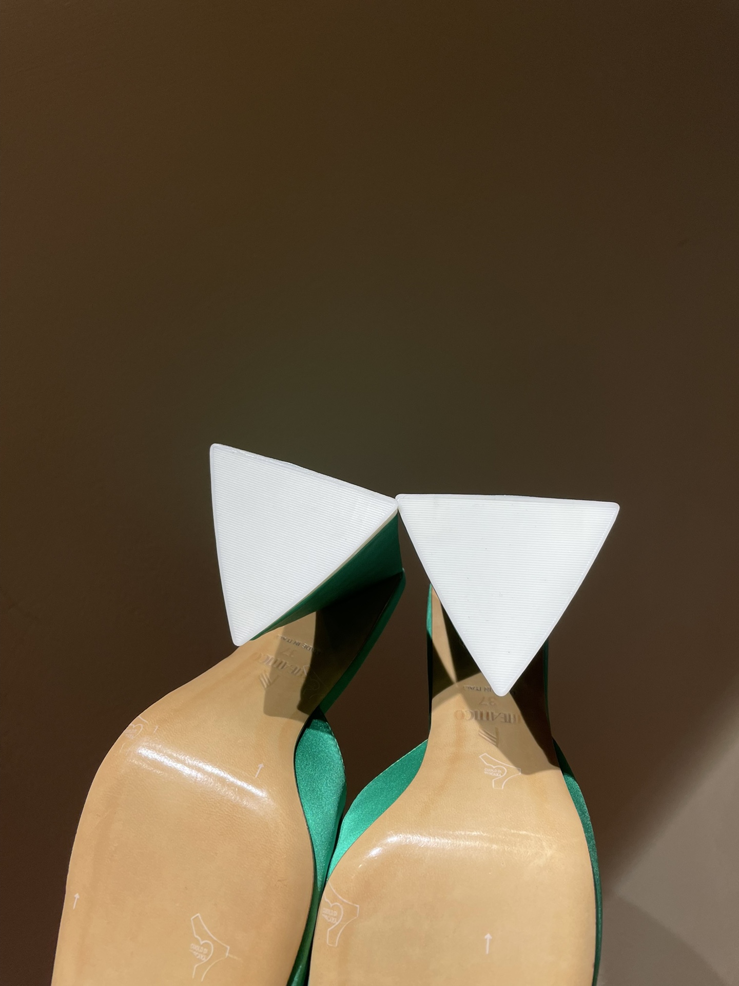 TheAttico | 𝟐𝟎𝟐𝟐𝟐/𝐒𝐒 𝐧𝐞𝐰 Spring/Summer 2021 collection The Attico personality triangle heel high heel sandals