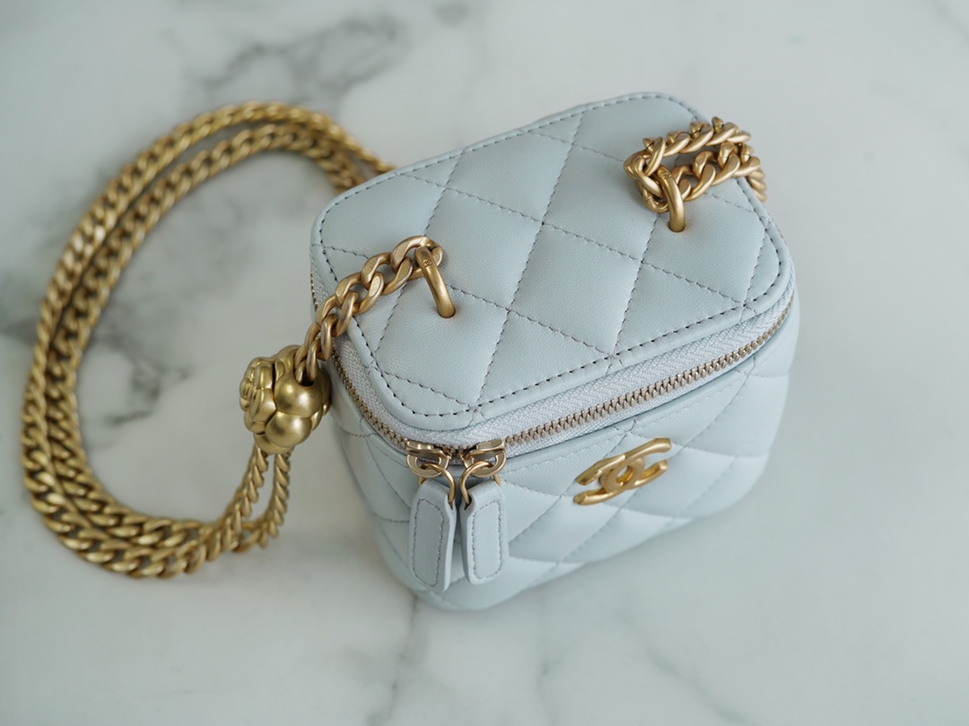 𝗖𝗛𝗔𝗡𝗘𝗟✦ 23s new spring/summer Camellia adjustable buckle small box