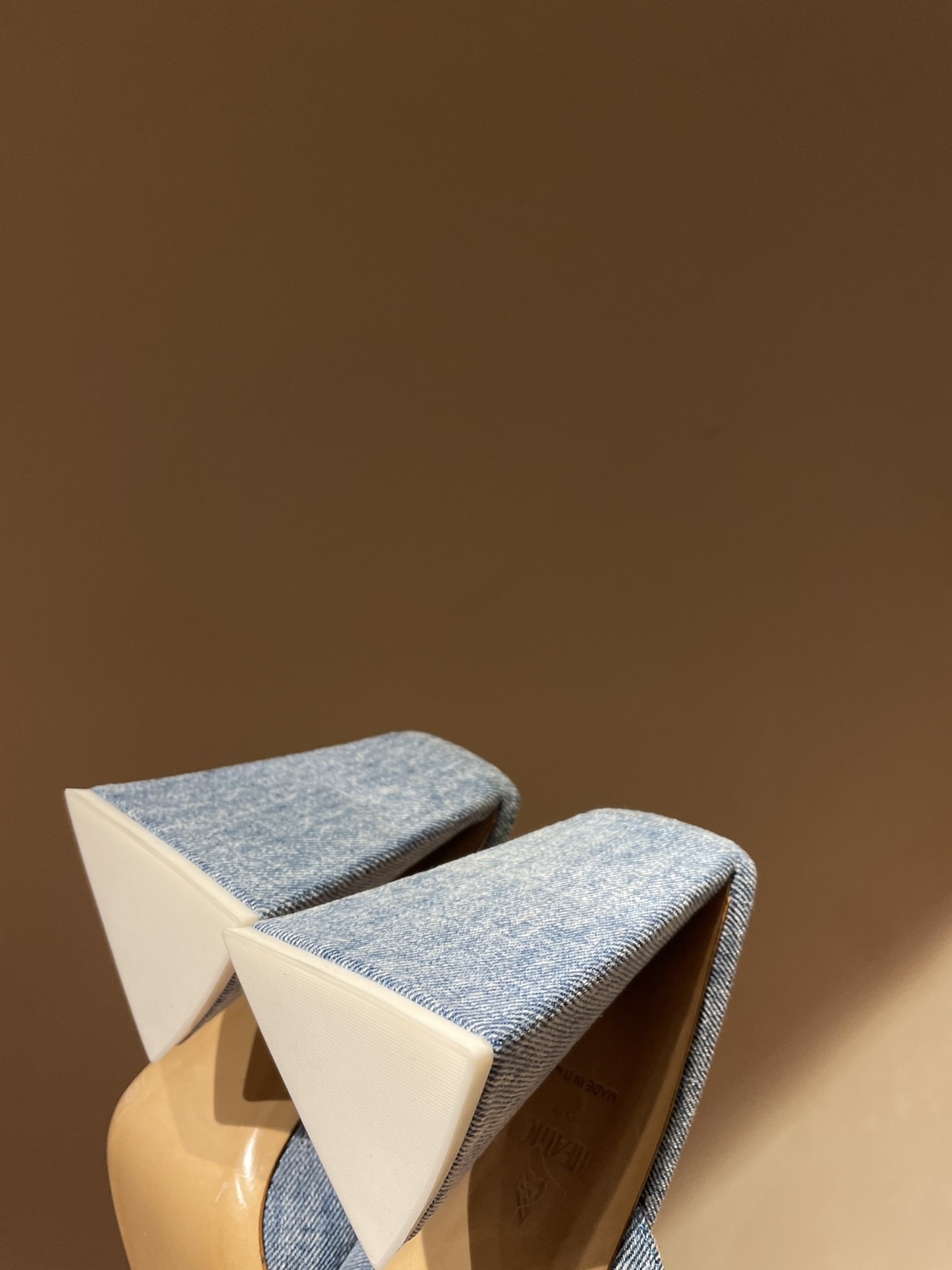 TheAttico | 𝟐𝟎𝟐𝟐𝟐/𝐒𝐒 𝐧𝐞𝐰 Spring/Summer 2021 collection The Attico personality triangle heel high heel sandals