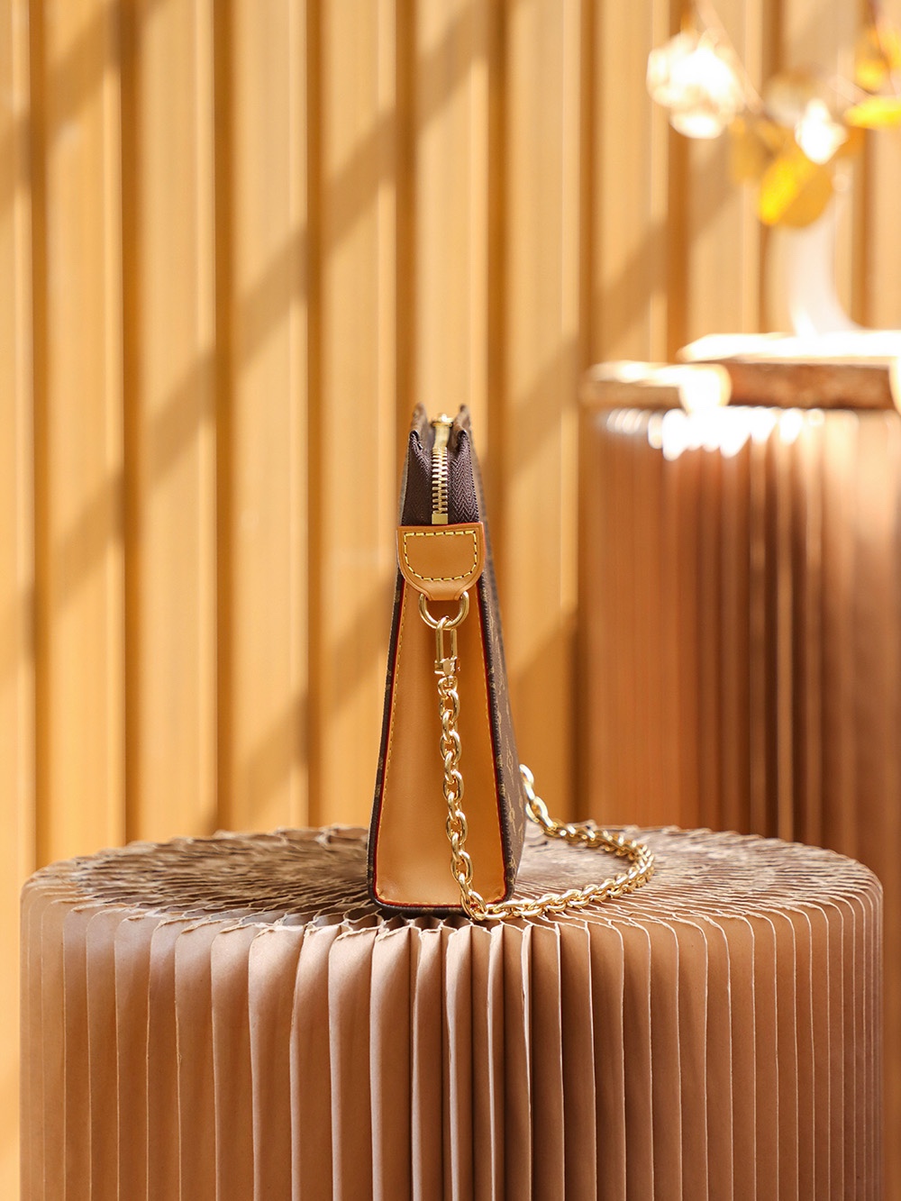 Louis Vuitton 𝐓𝐎𝐈𝐋𝐄𝐓𝐑𝐘 𝟐𝟔 new wash bag #M81412