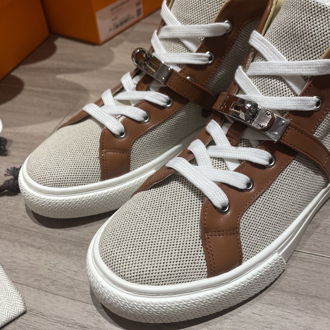 Hermes latest Kelly buckle small white shoes sneakers