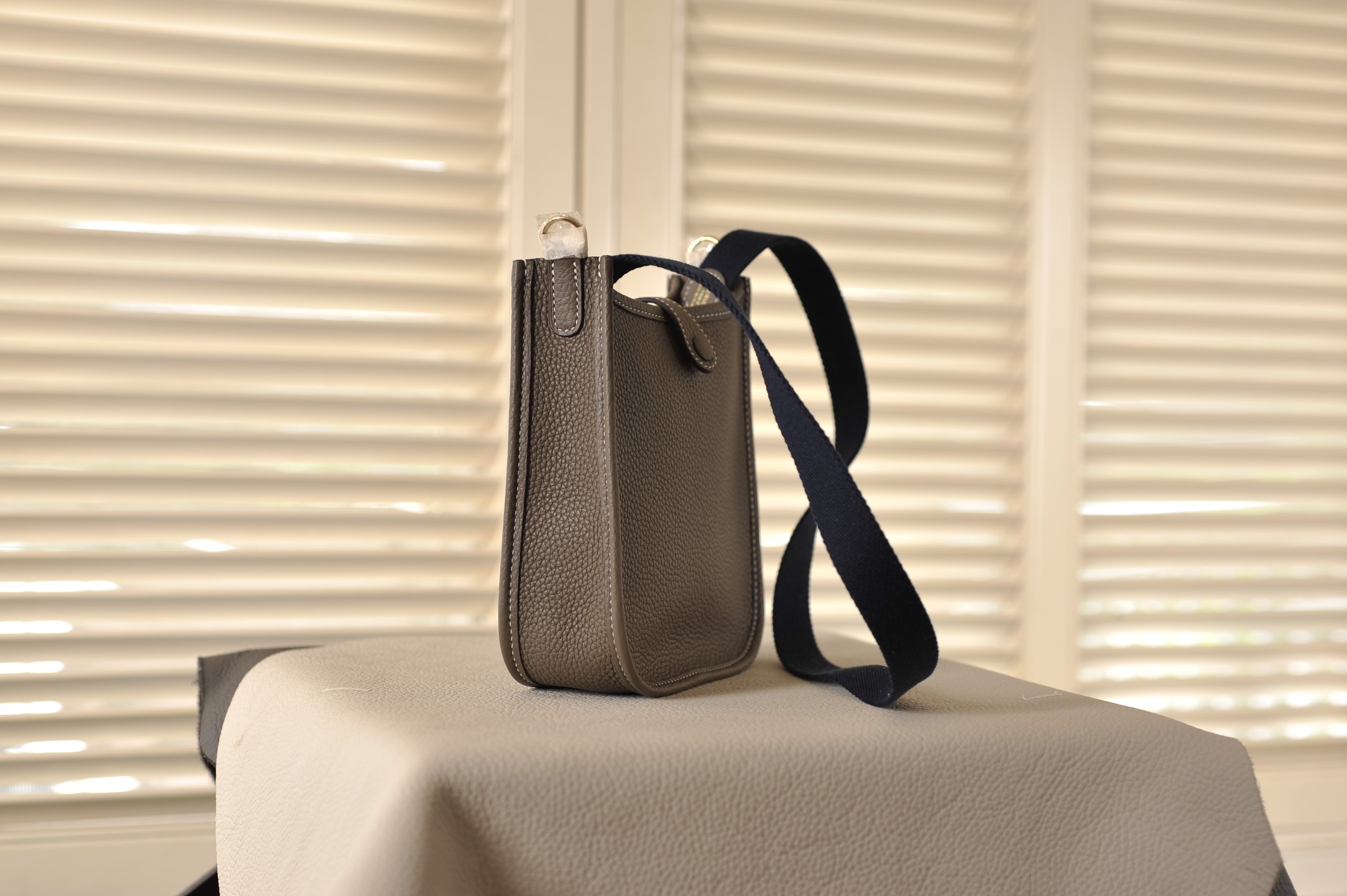 Evelyne Elephant Gray TC Leather