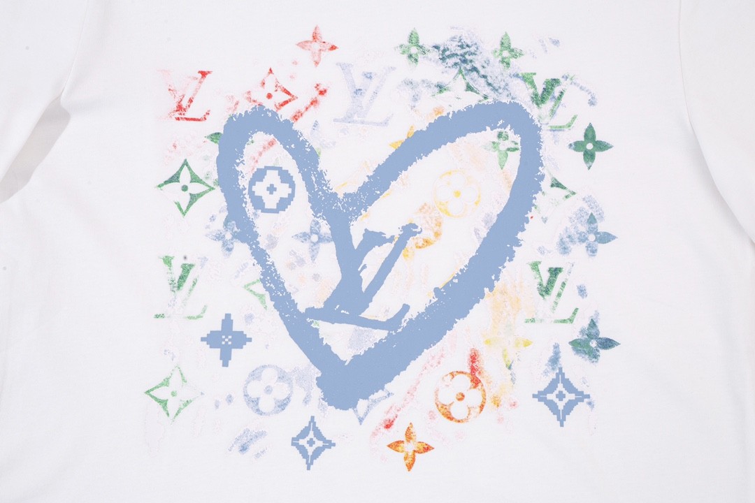 Louis Vuitton 230,000 new T-shirts for spring and summer