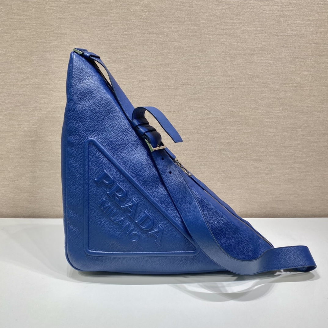 𝐏𝐑𝐀𝐃𝐀 Full leather large triangle bag 2VY007